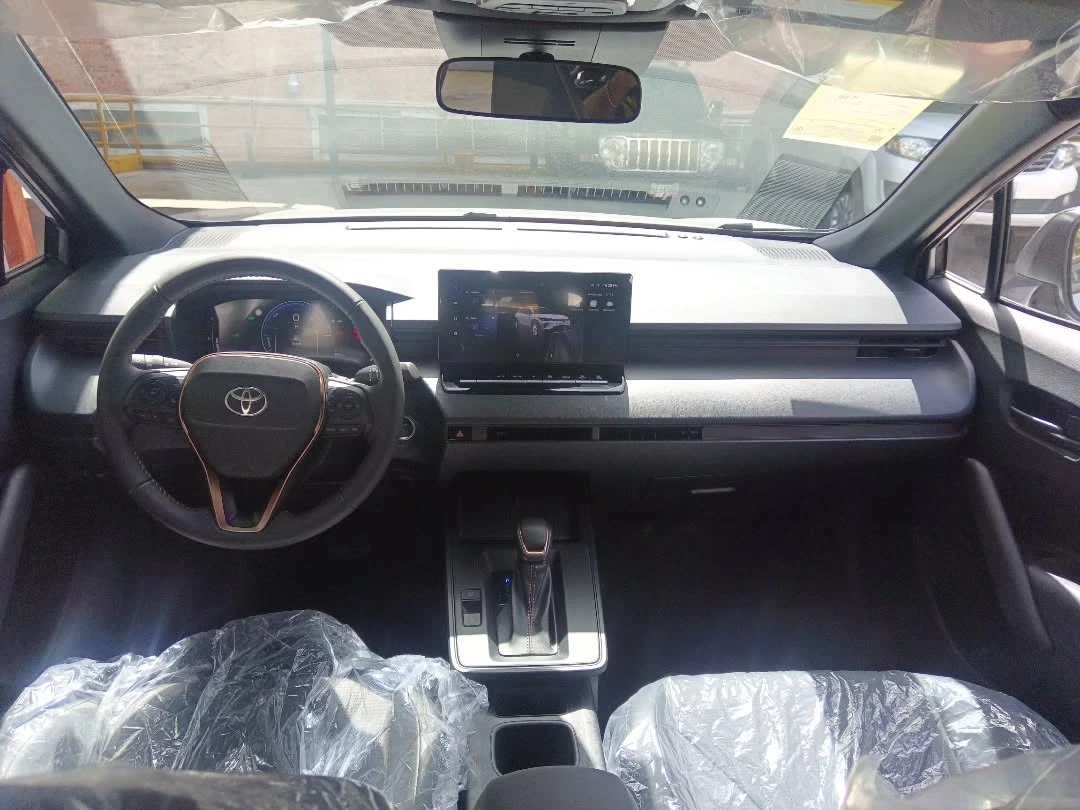 2026 Toyota Corolla CROSS HYBRID — photo 5