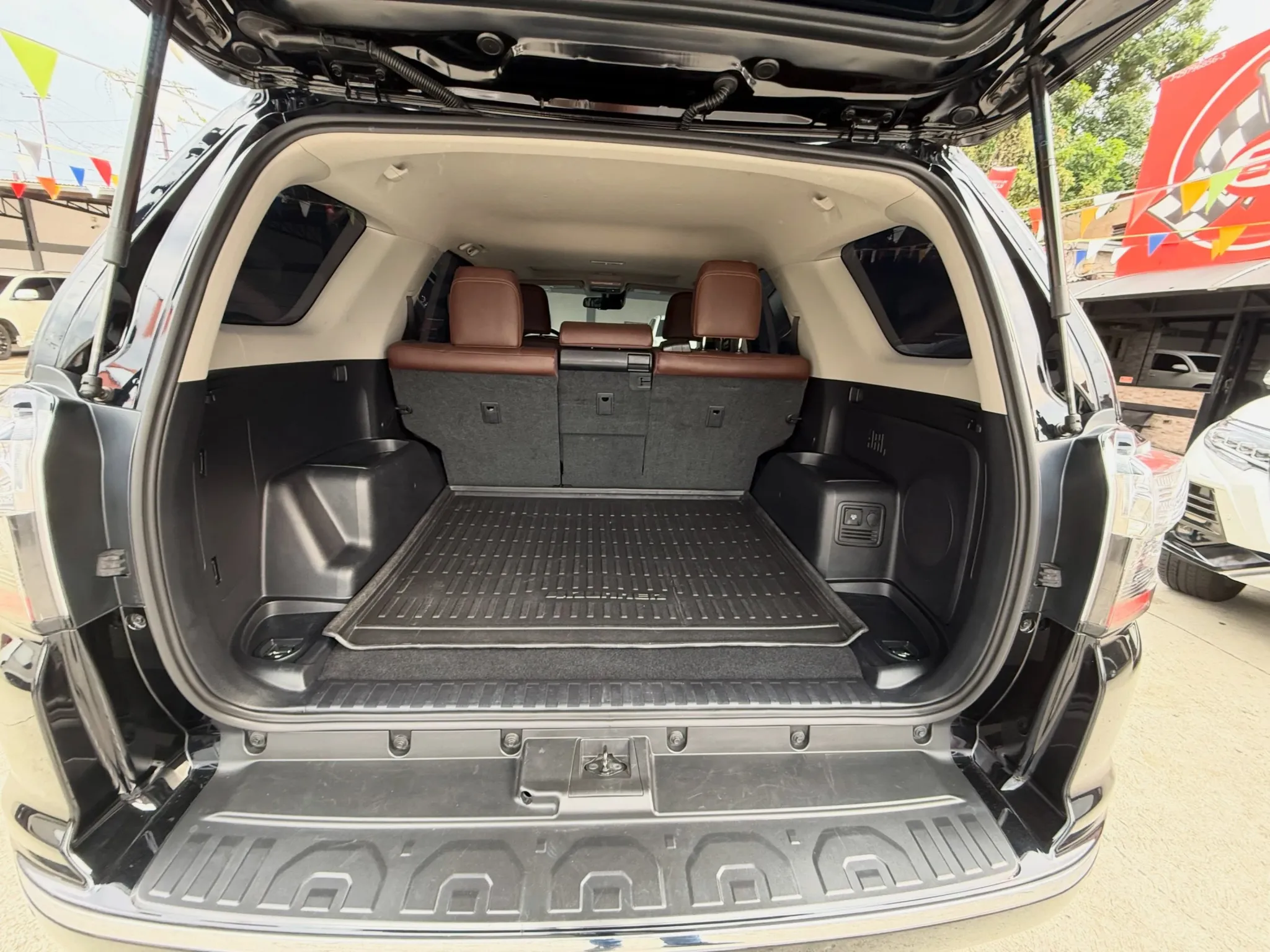2024 Toyota 4Runner LIMITED — photo 9
