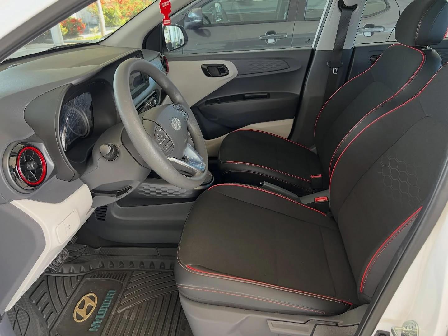 2026 Hyundai Grand i10 — photo 4