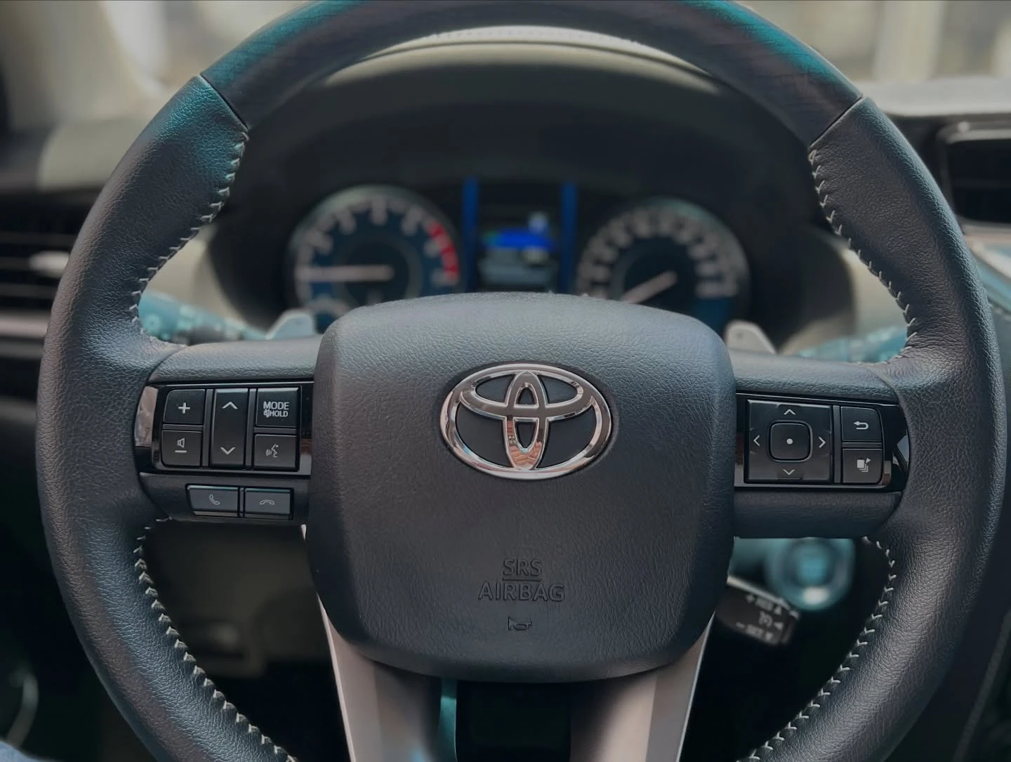 2025 Toyota Fortuner — photo 4