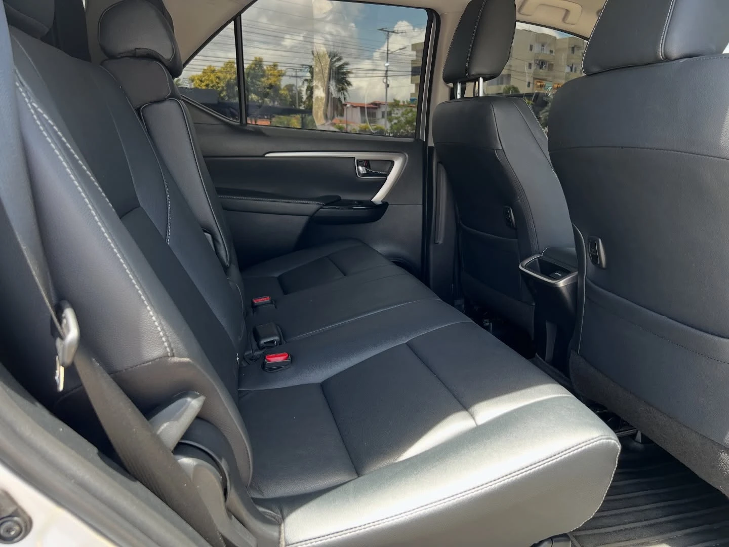 2025 Toyota Fortuner — photo 3