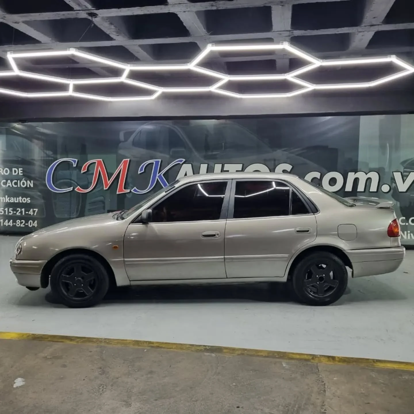 1999 Toyota Corolla GLI 1999 — photo 4