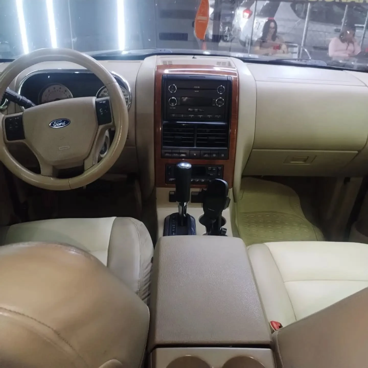 2010 Ford Explorer Eddie Bauer 2010 — foto 9