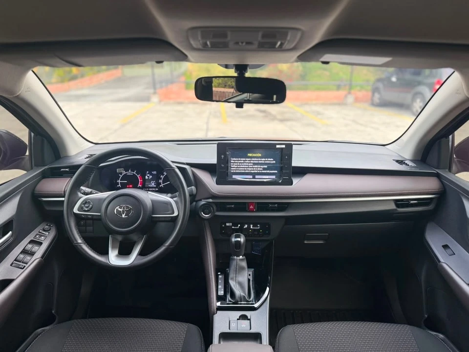 2024 Toyota Yaris E — photo 2