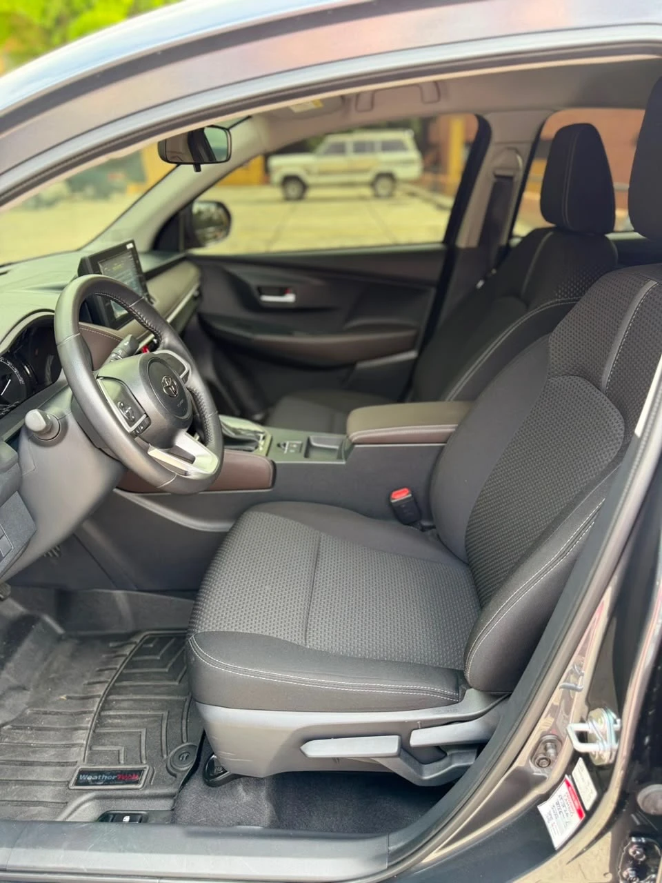 2024 Toyota Yaris E — photo 3