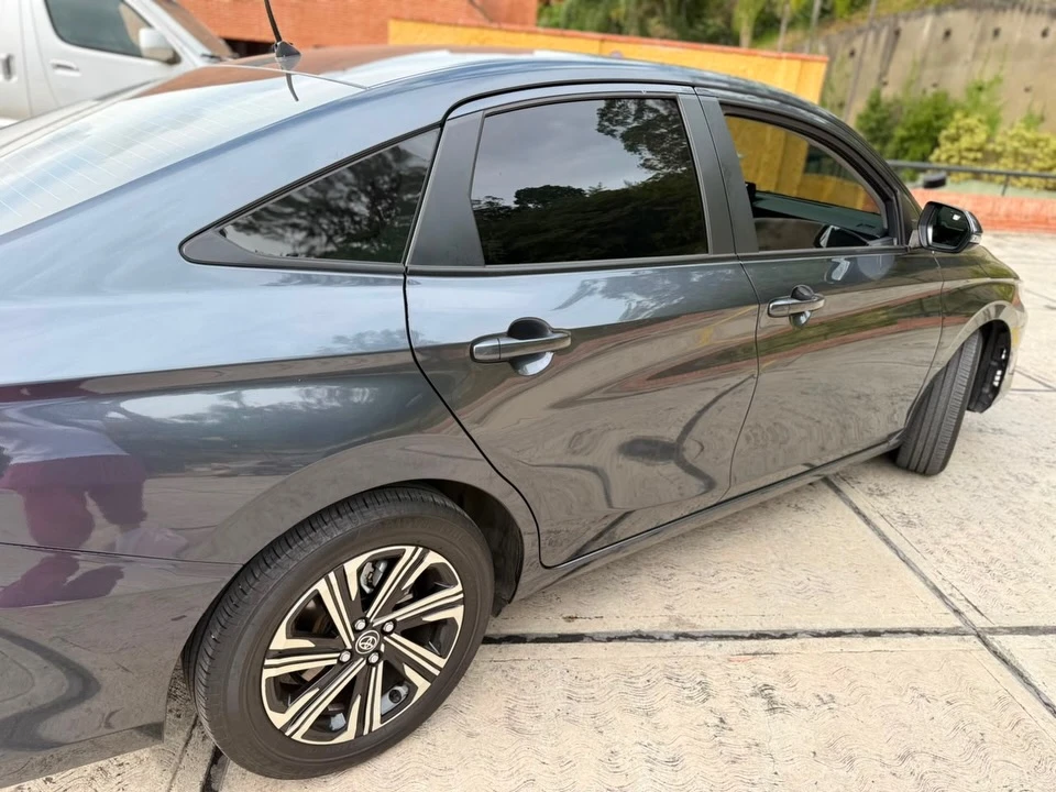 2024 Toyota Yaris E — photo 9