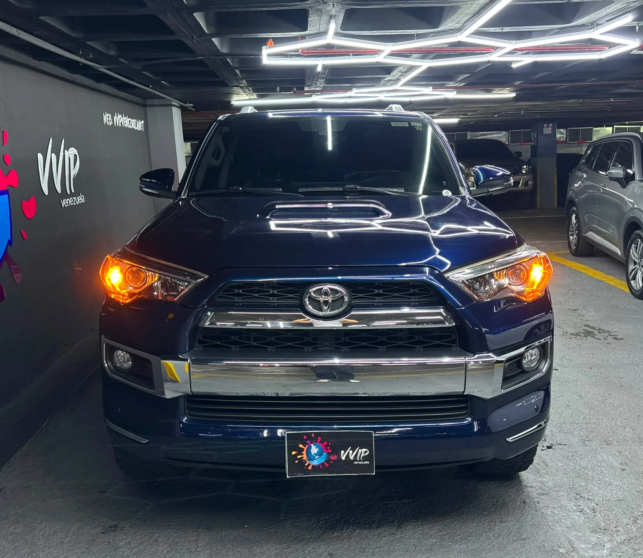 2014 Toyota 4Runner Limited — photo 2