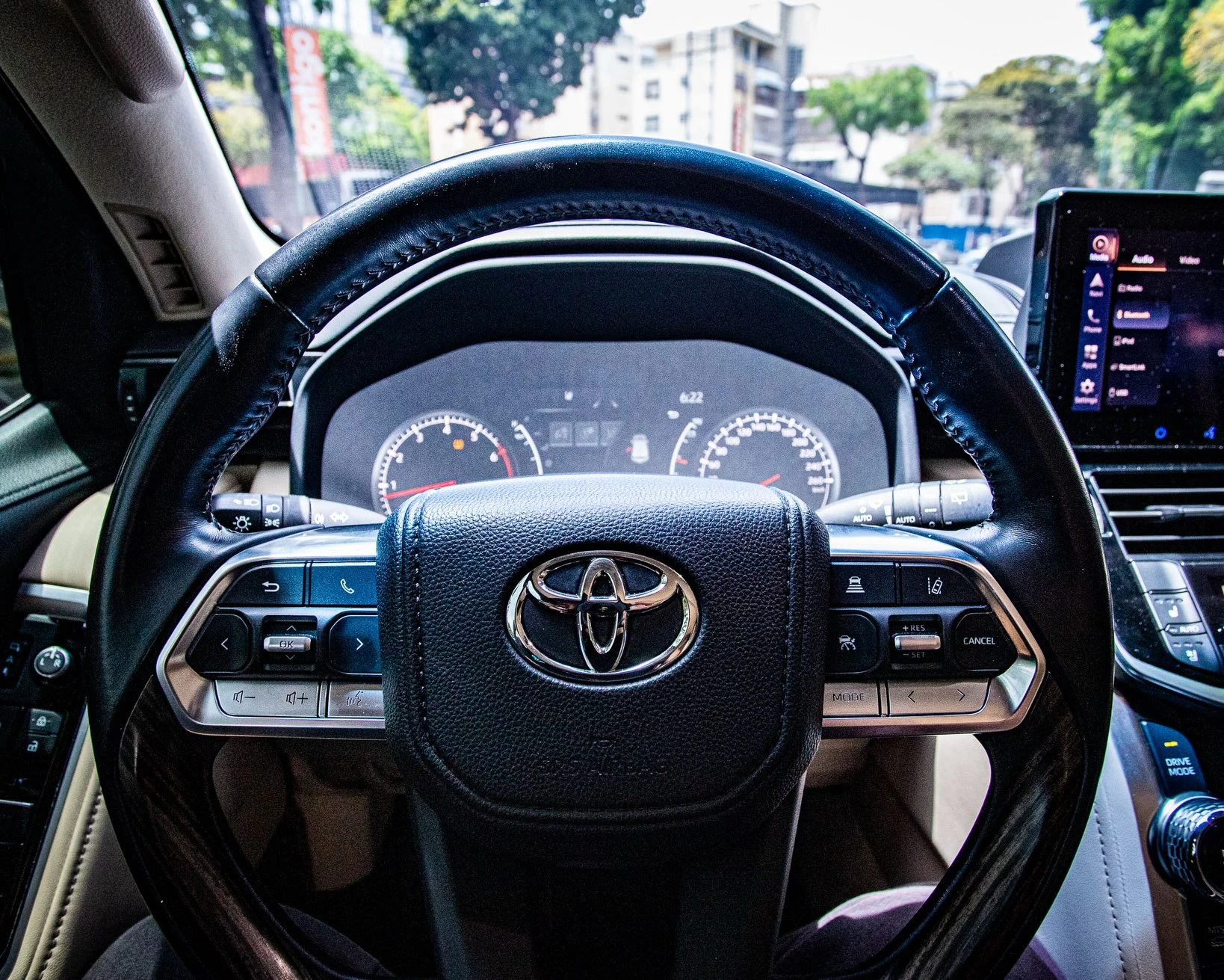 2022 Toyota Land Cruiser LC300 VXR — photo 3