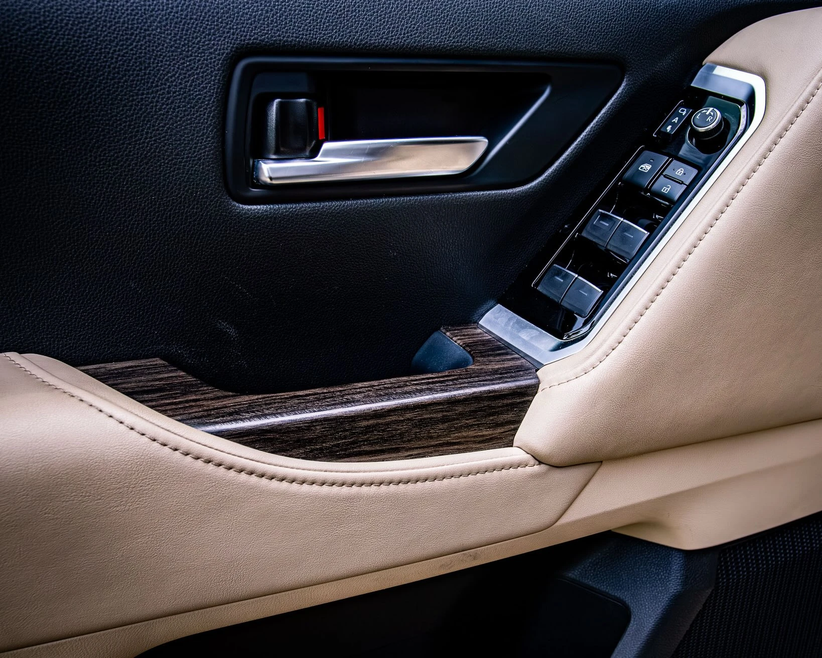 2022 Toyota Land Cruiser LC300 VXR — photo 5