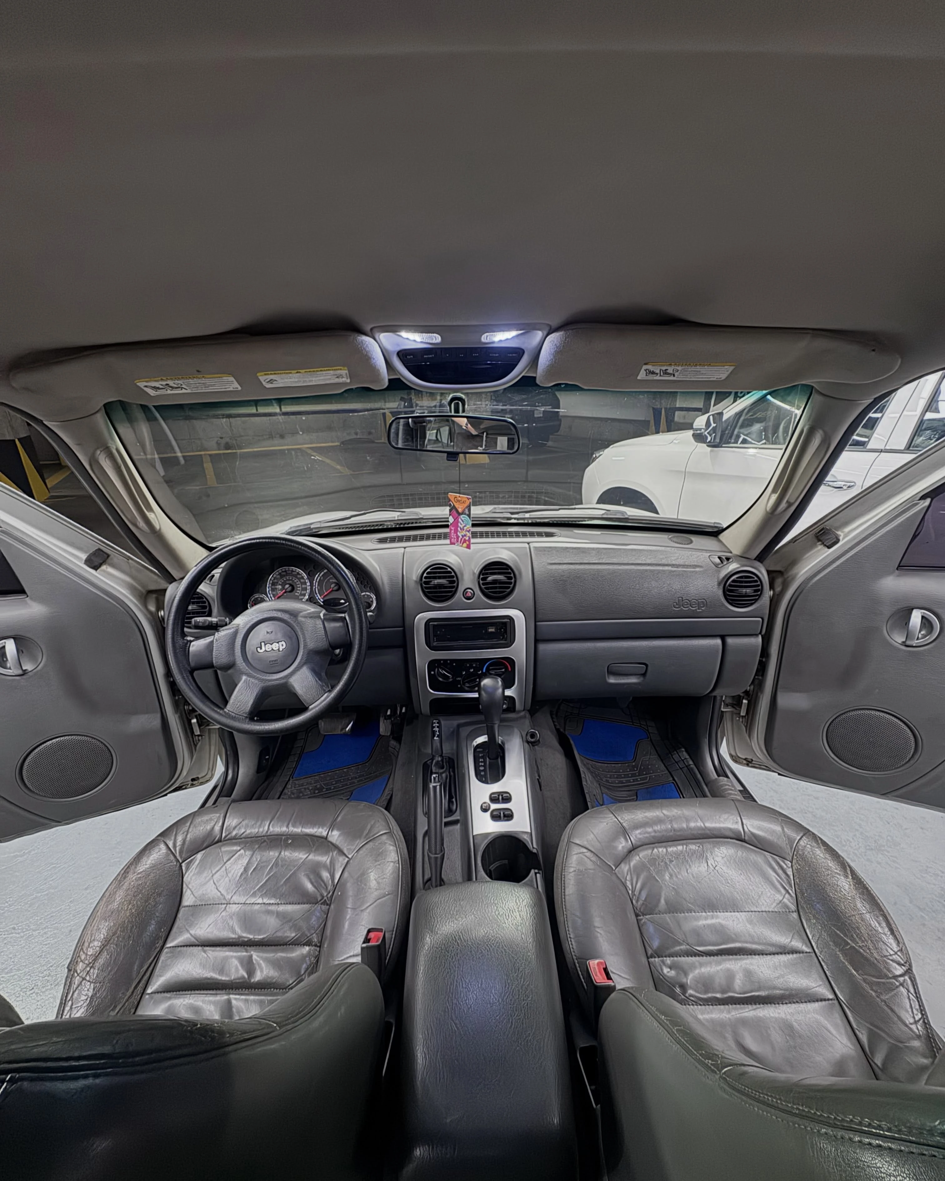 2007 Jeep Cherokee LIMITE KJ — photo 6