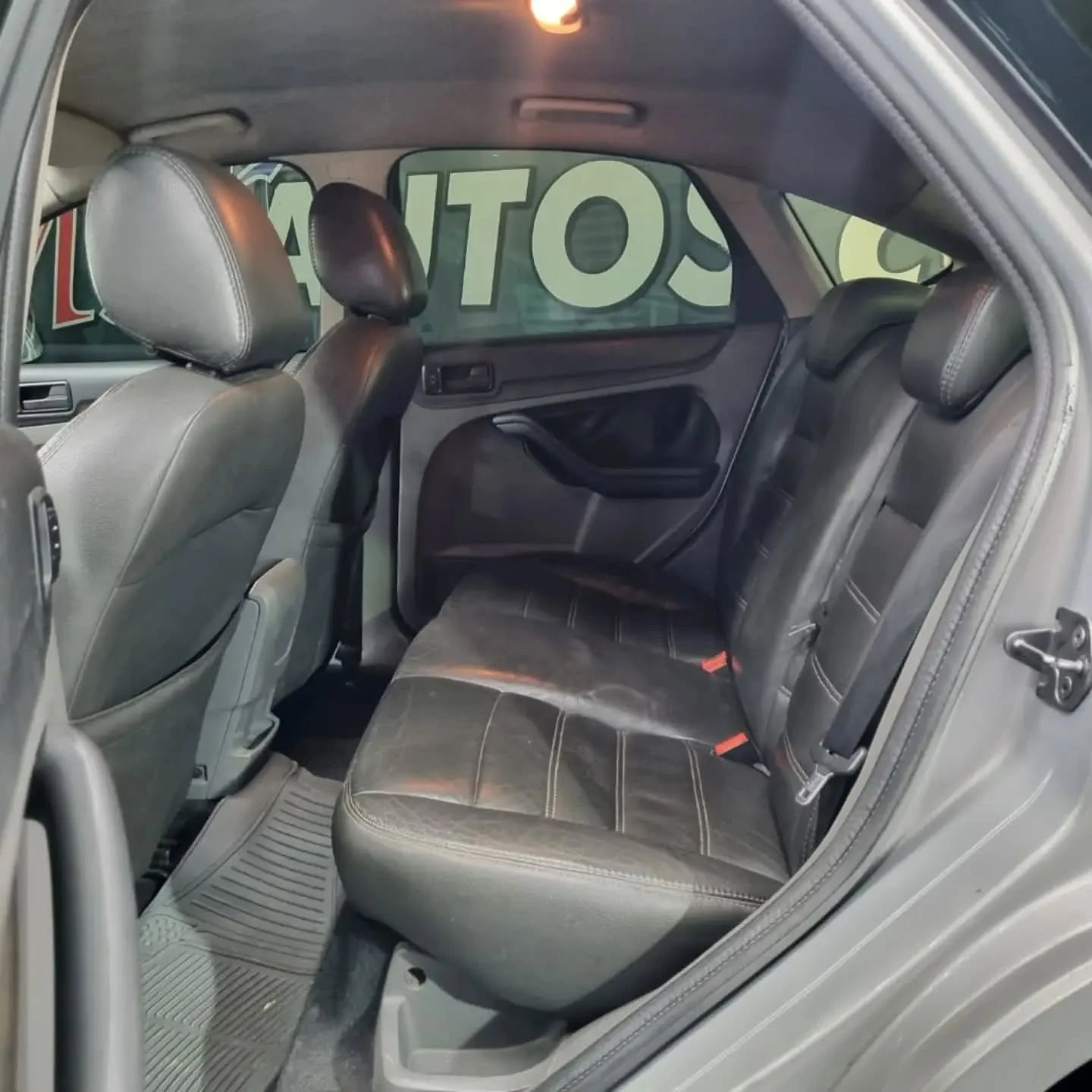2009 Ford Focus — photo 6