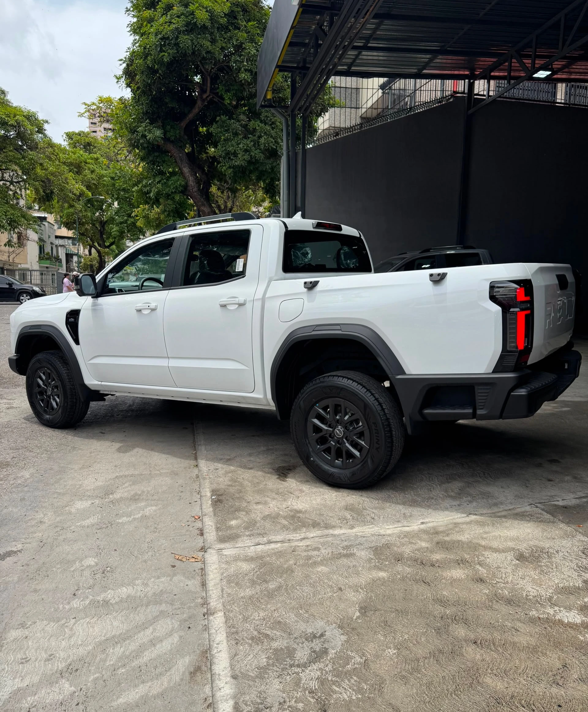 2026 Chery R8 — photo 3