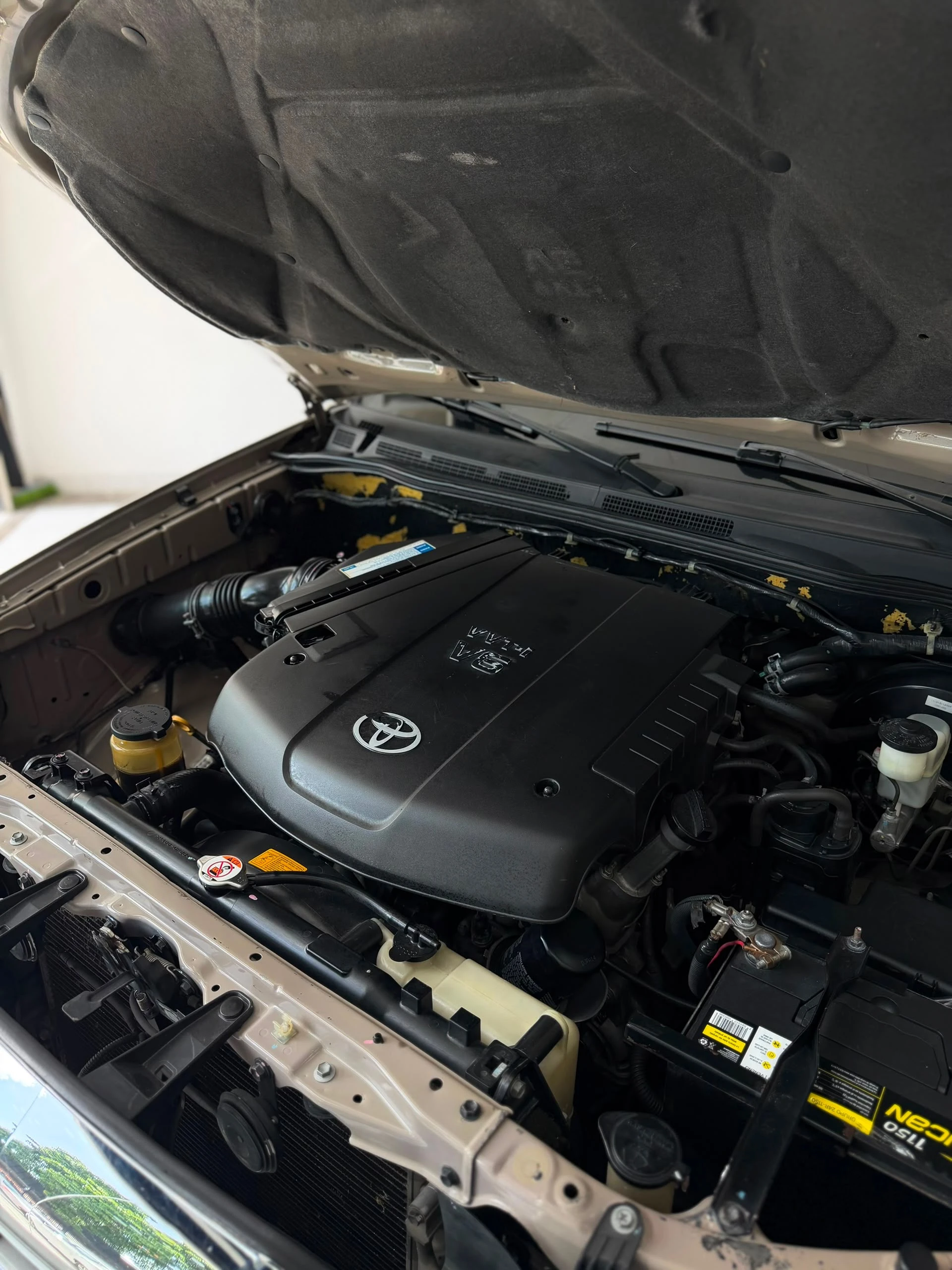 2014 Toyota Fortuner SR — photo 17