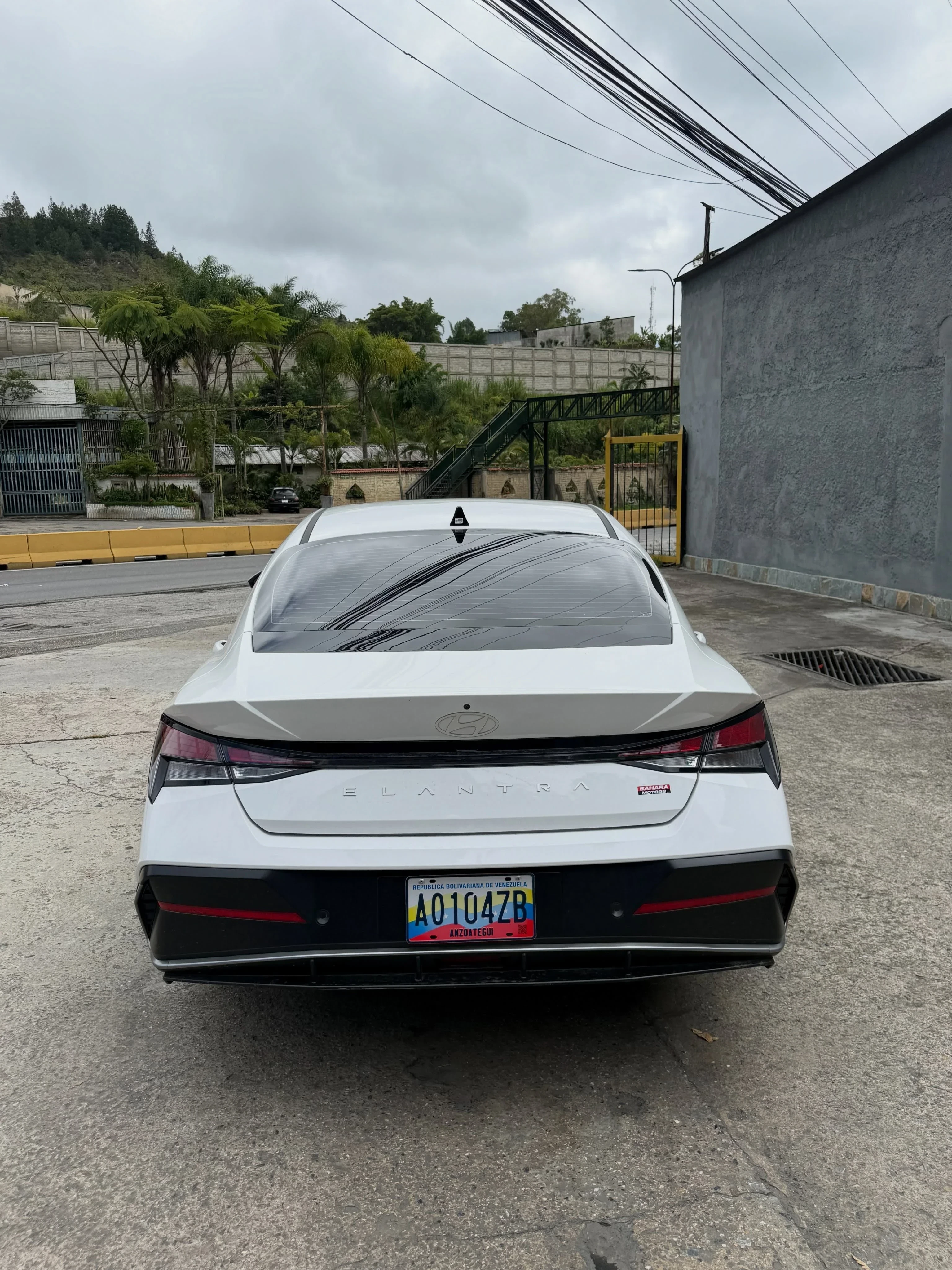 2025 Hyundai Elantra 2.0 — photo 3
