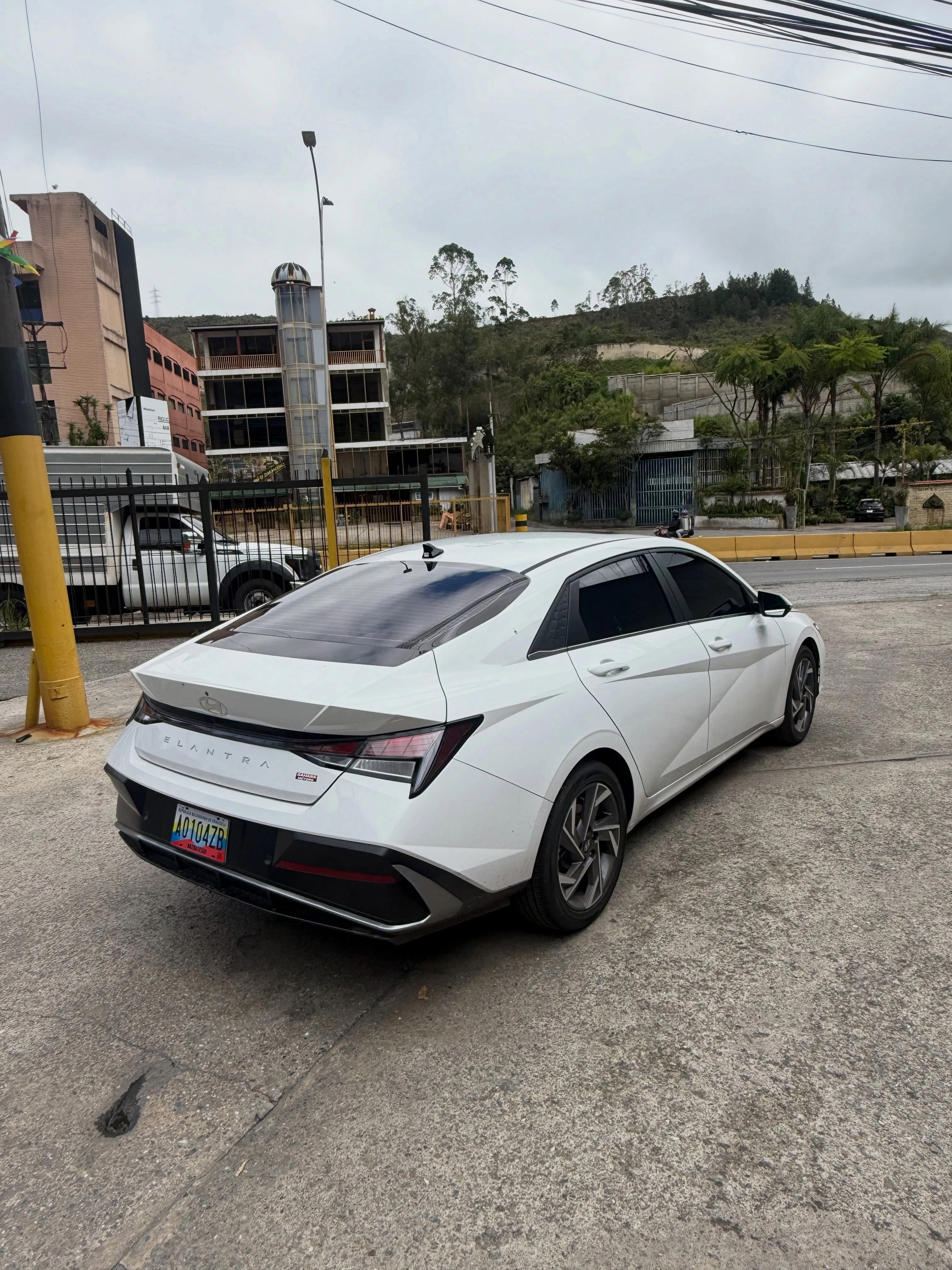 2025 Hyundai Elantra 2.0 — photo 5