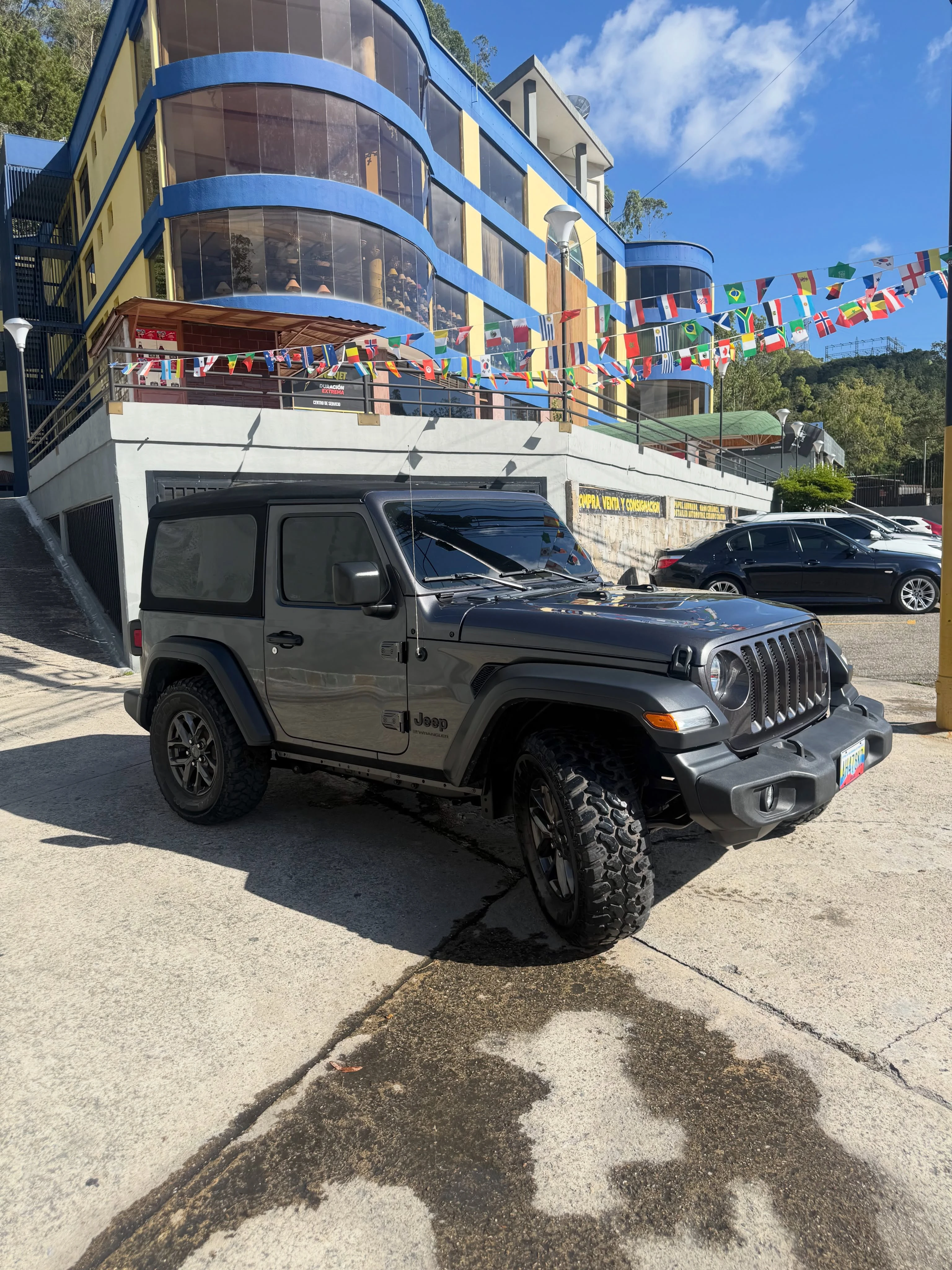 2023 Jeep Wrangler Sport — photo 2