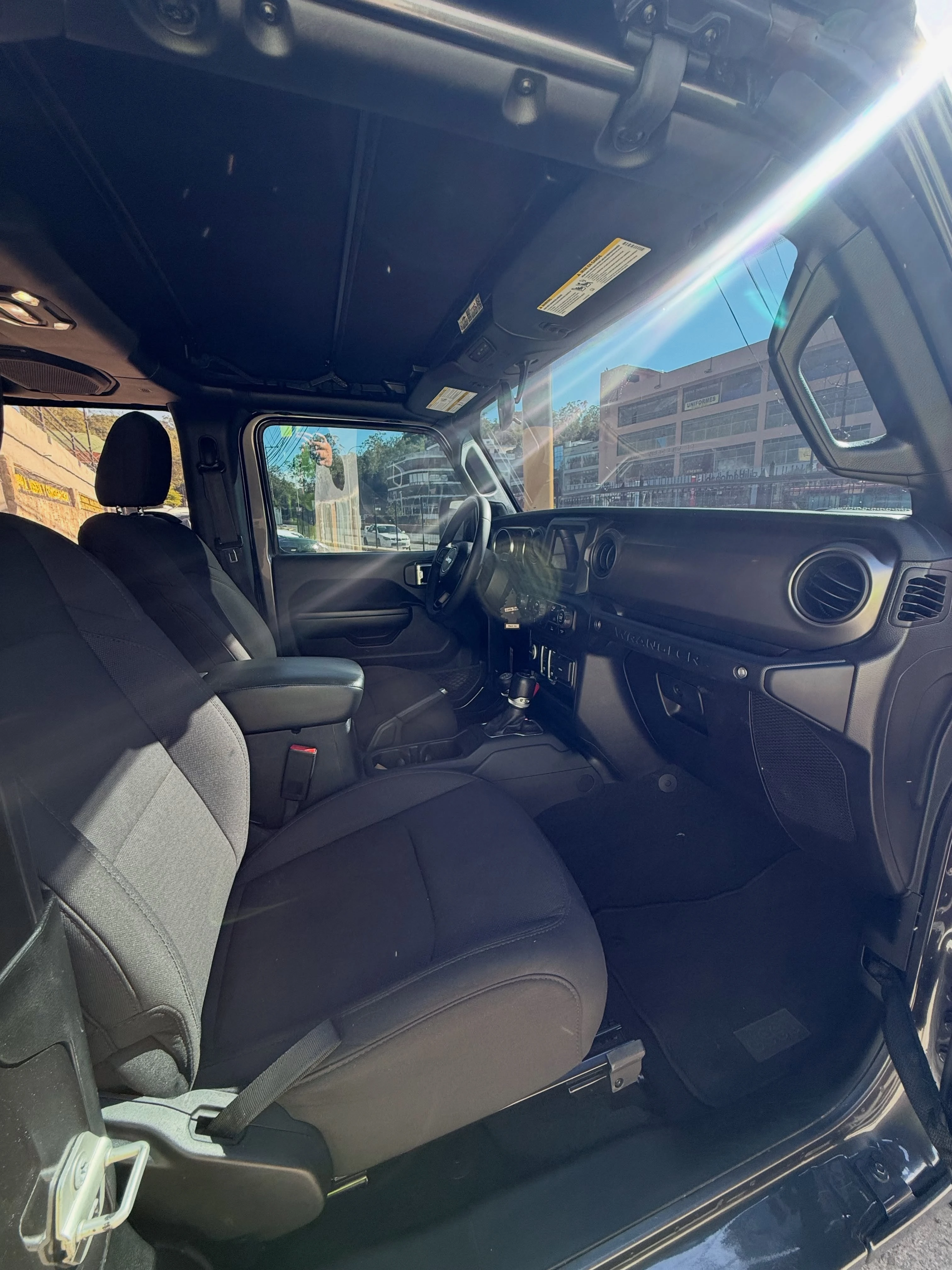 2023 Jeep Wrangler Sport — photo 6
