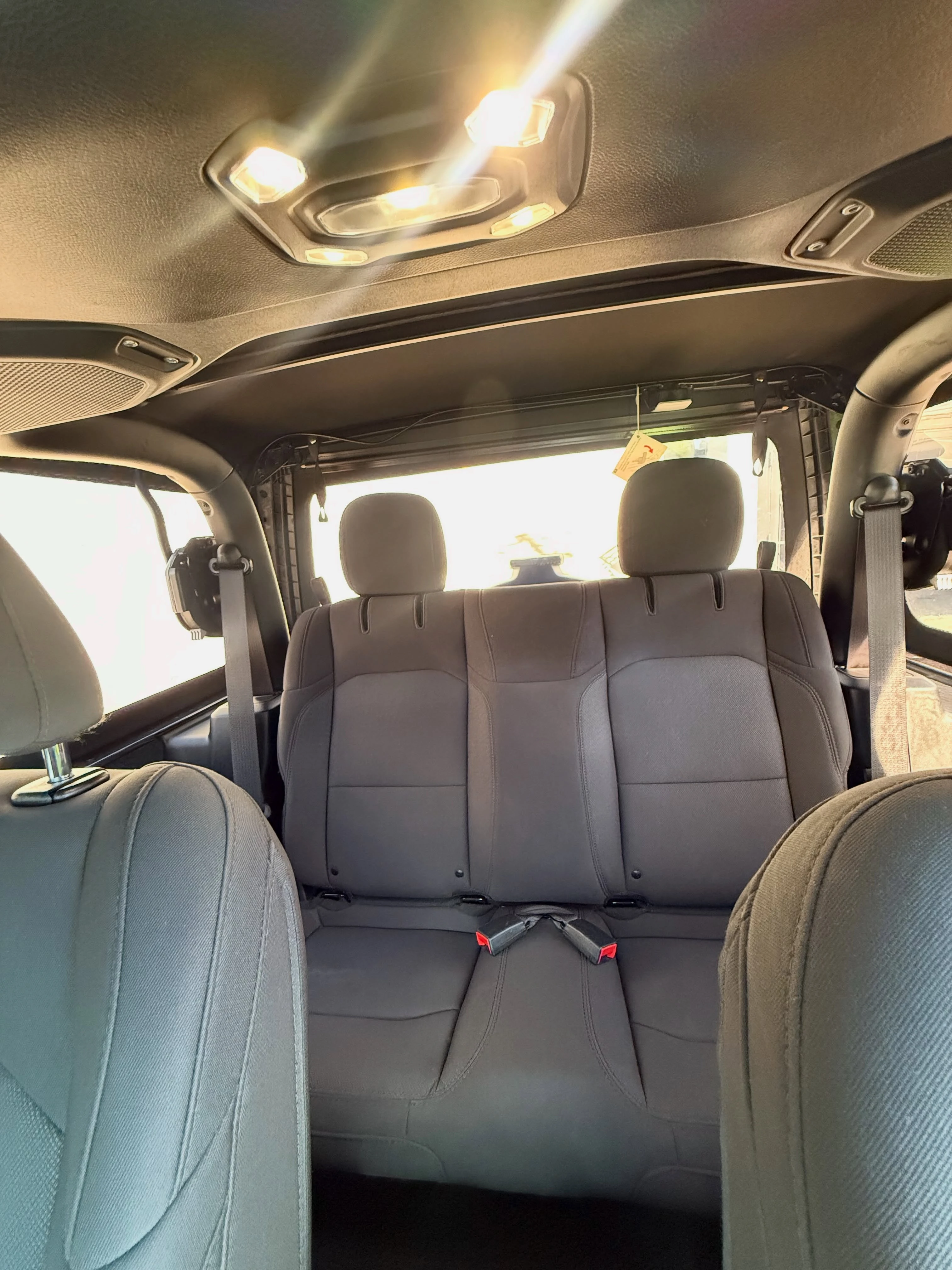 2023 Jeep Wrangler Sport — photo 7