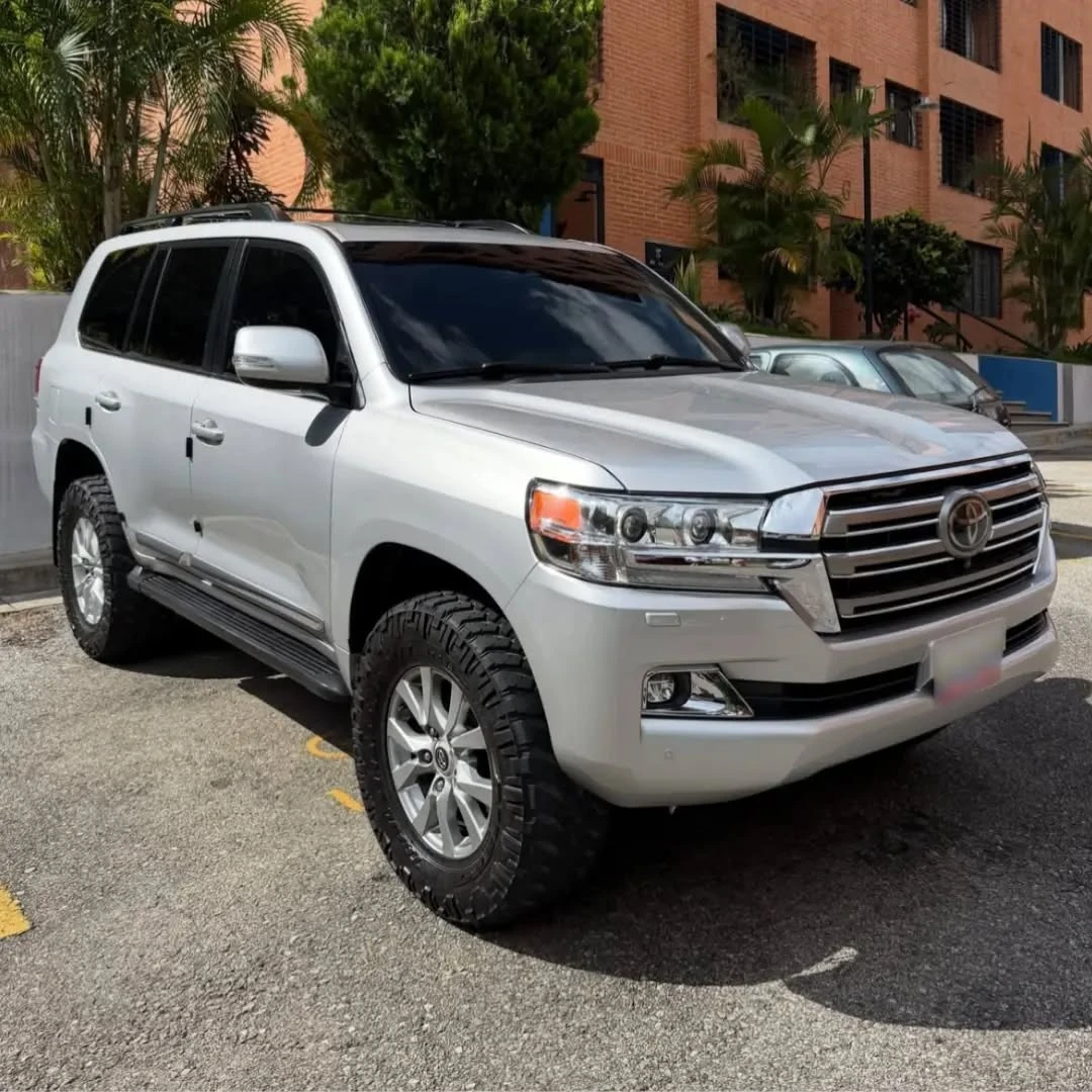 2018 Toyota Land Cruiser 200 (2018)