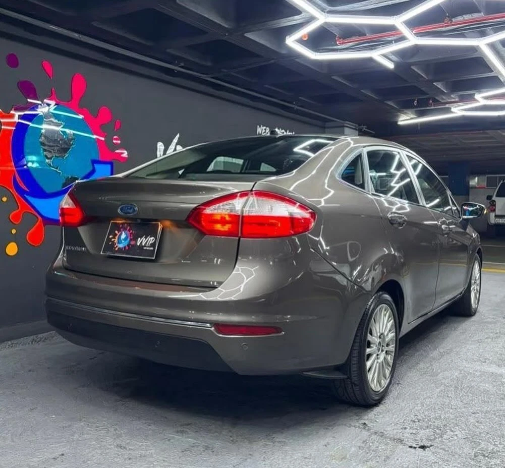 2015 Ford Fiesta Titanium — photo 5