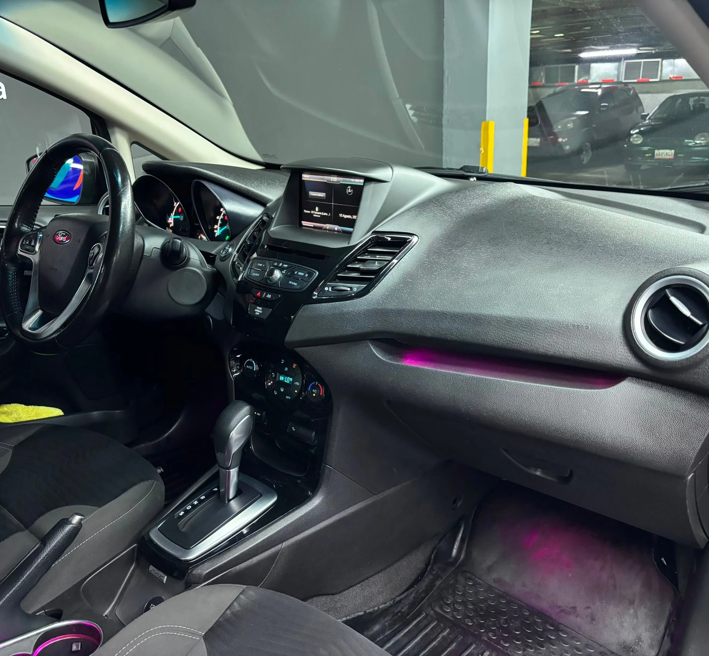 2015 Ford Fiesta Titanium — photo 7
