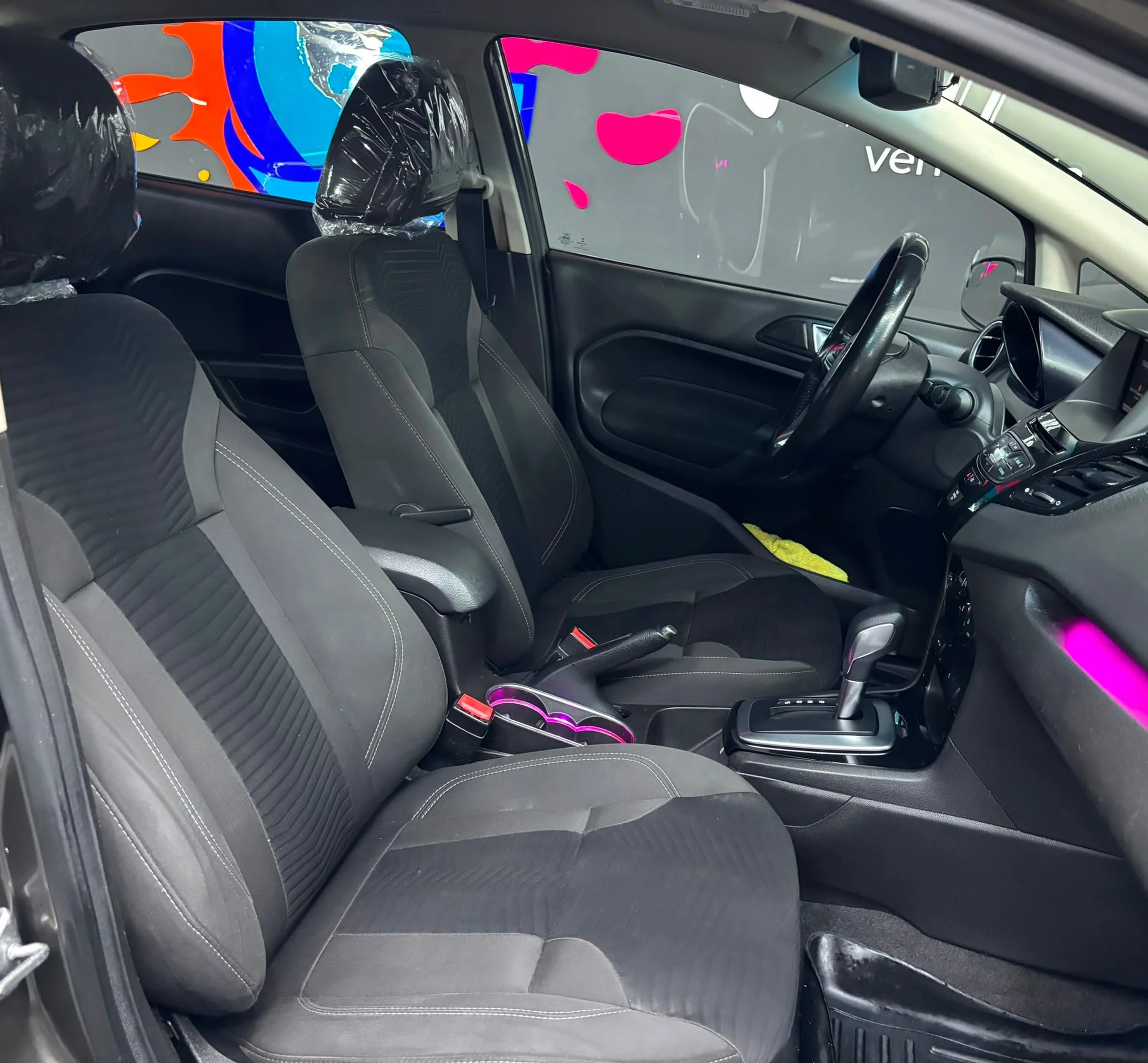 2015 Ford Fiesta Titanium — photo 10