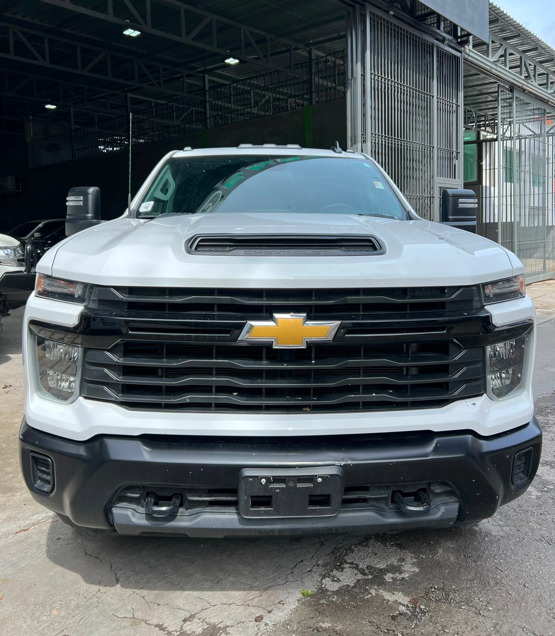 2024 Chevrolet Silverado 3500HD — photo 2