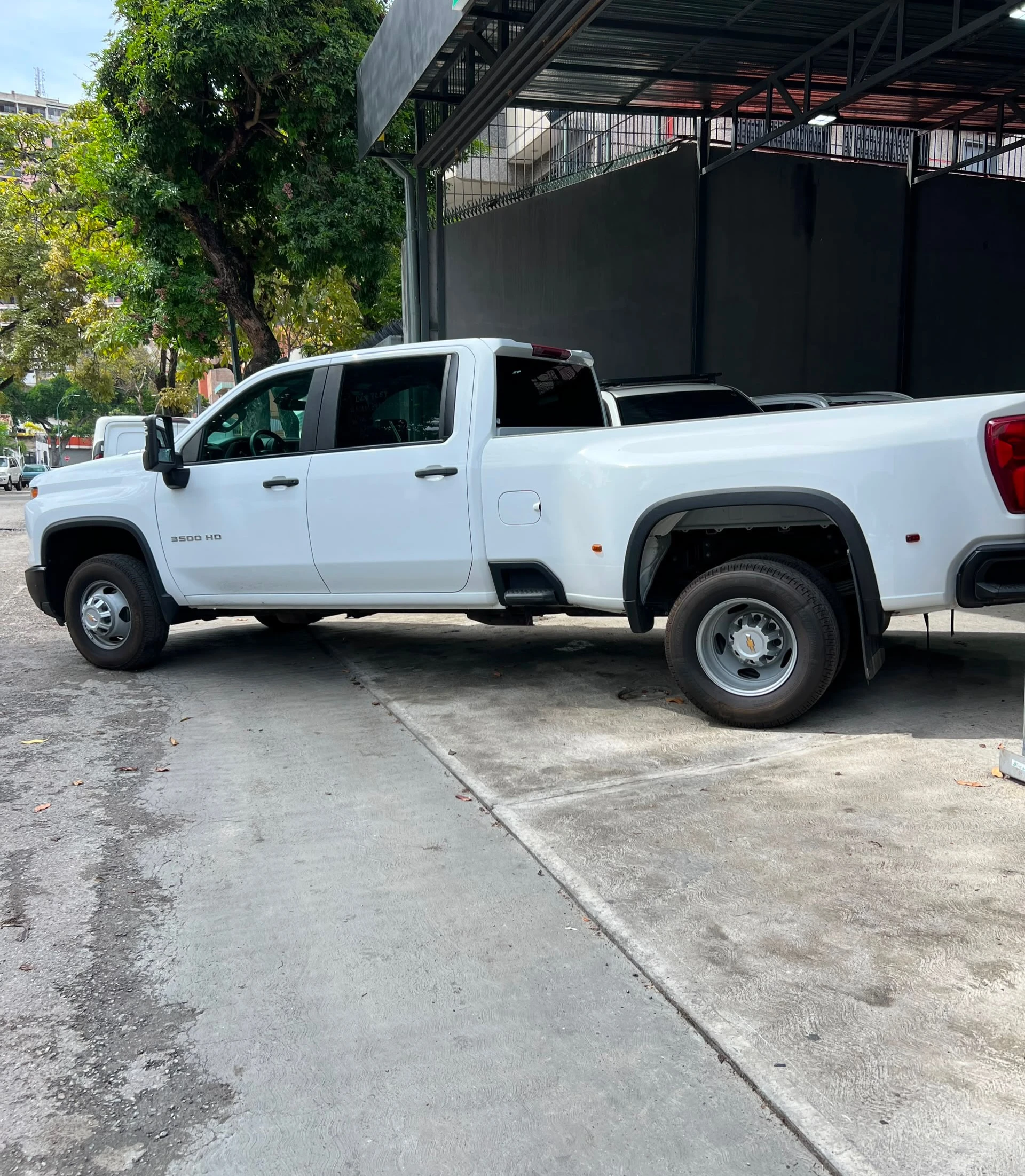 2024 Chevrolet Silverado 3500HD — photo 3