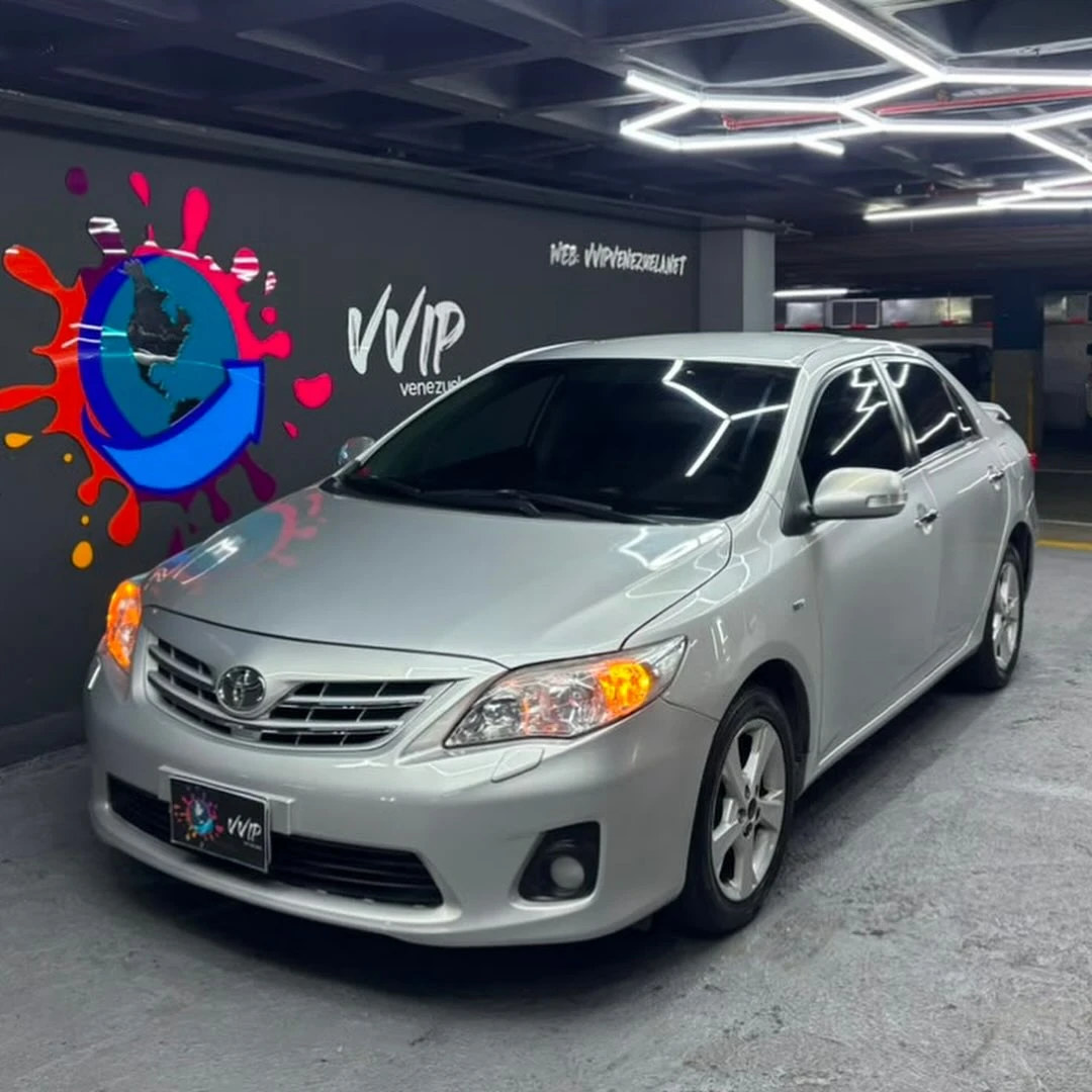 2012 Toyota Corolla GLI — photo 2