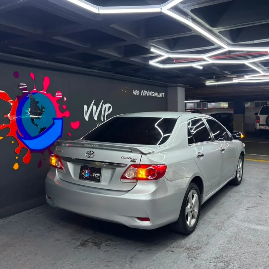 2012 Toyota Corolla GLI — photo 3