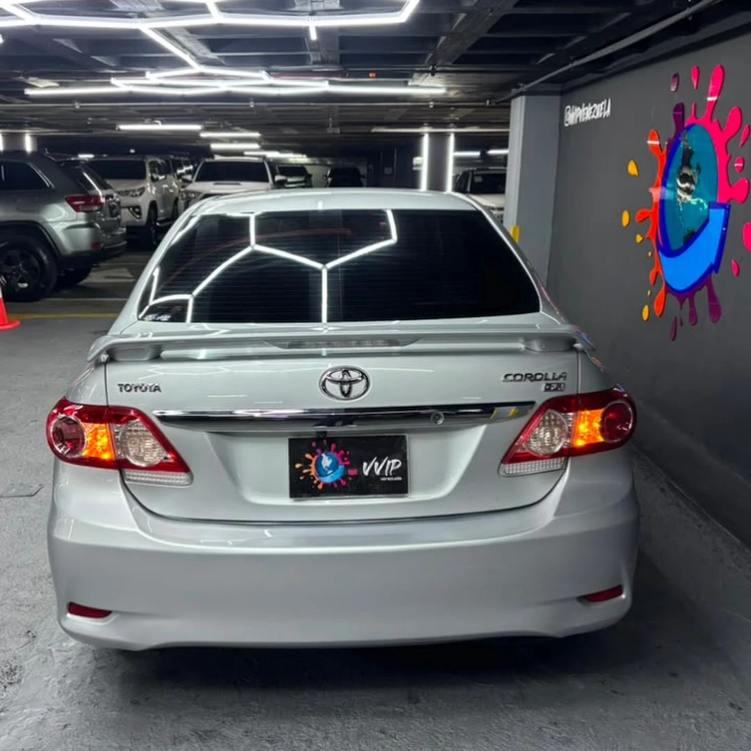 2012 Toyota Corolla GLI — photo 4