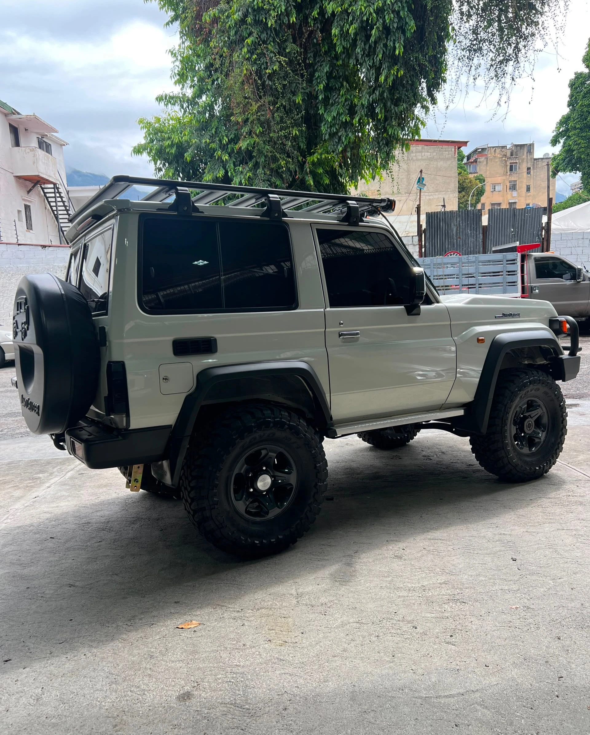 2024 Toyota Land Cruiser Serie 71 — photo 2