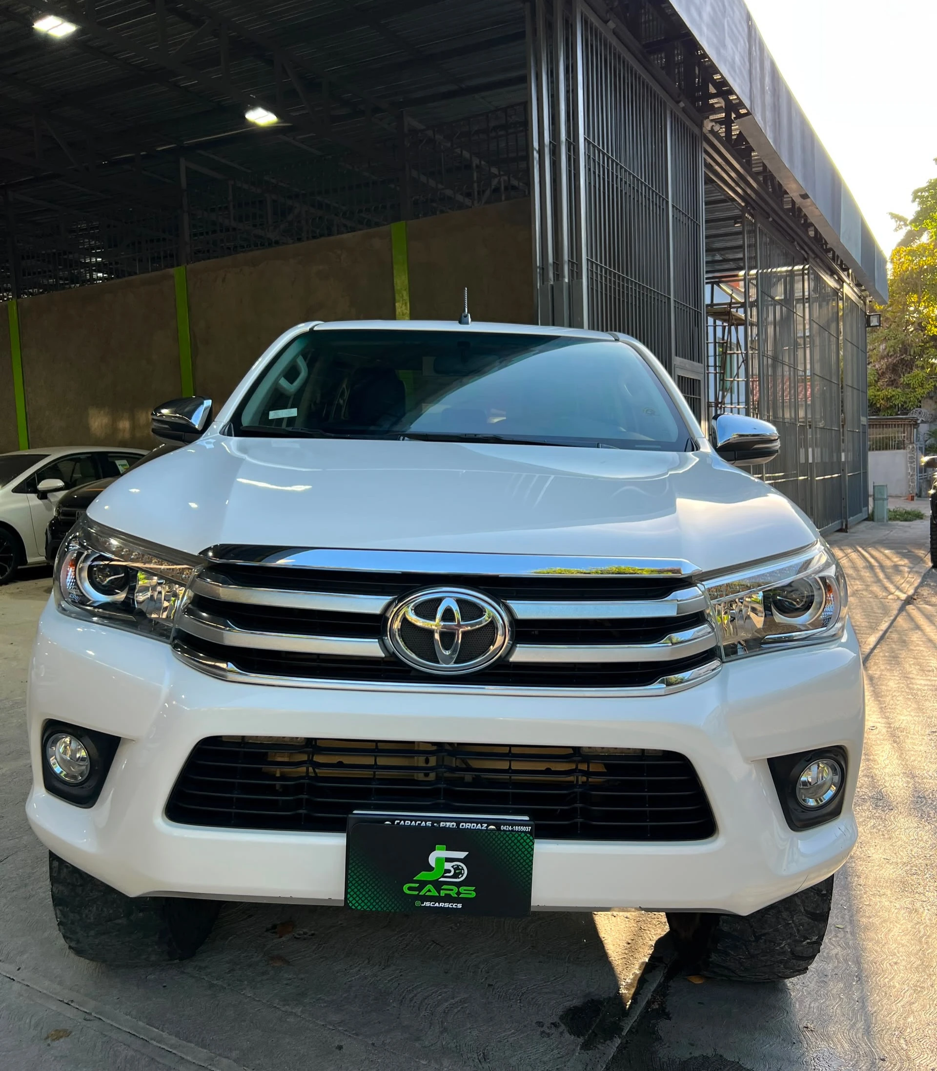 2020 Toyota Hilux Srv — photo 2