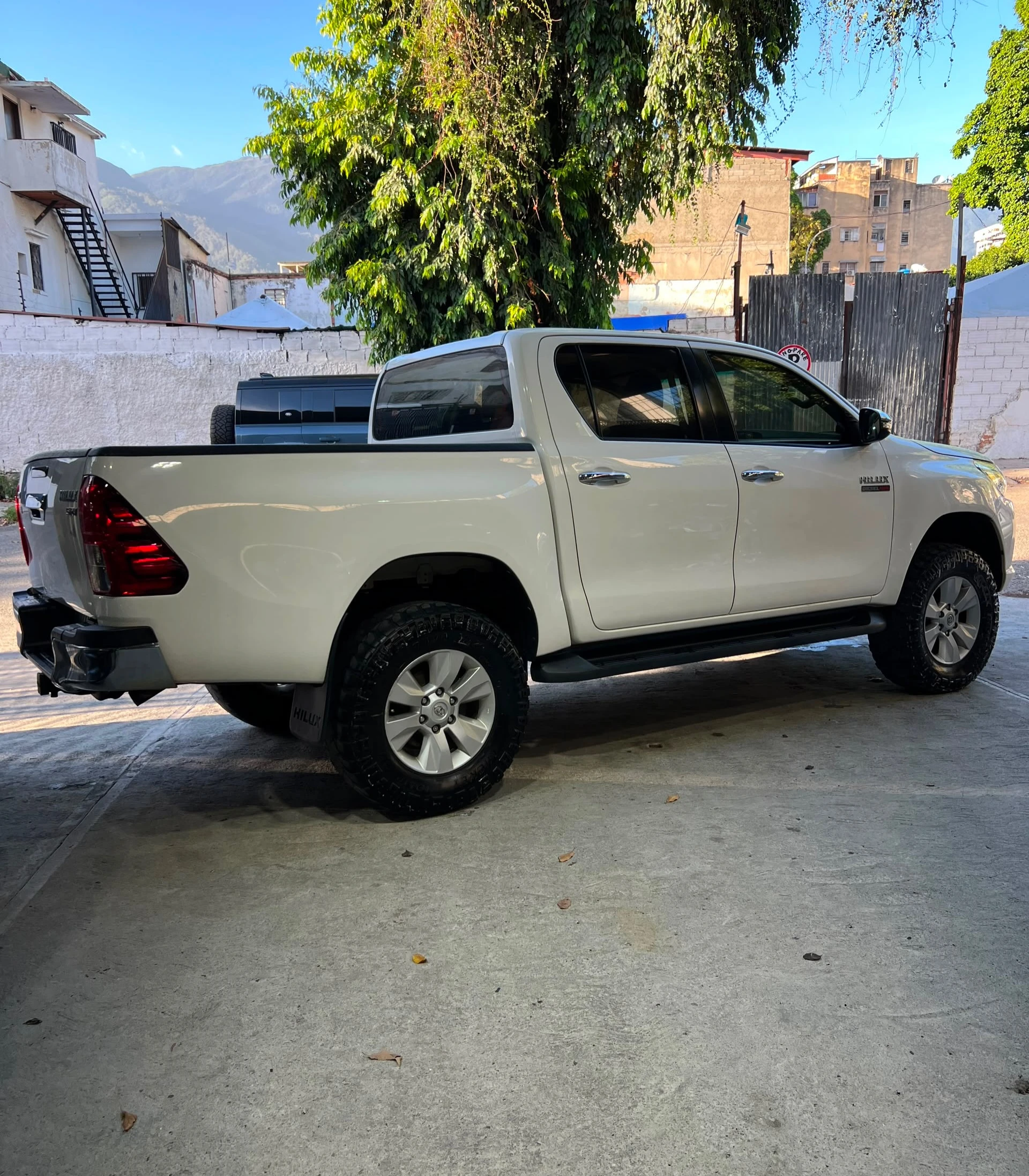 2020 Toyota Hilux Srv — photo 3