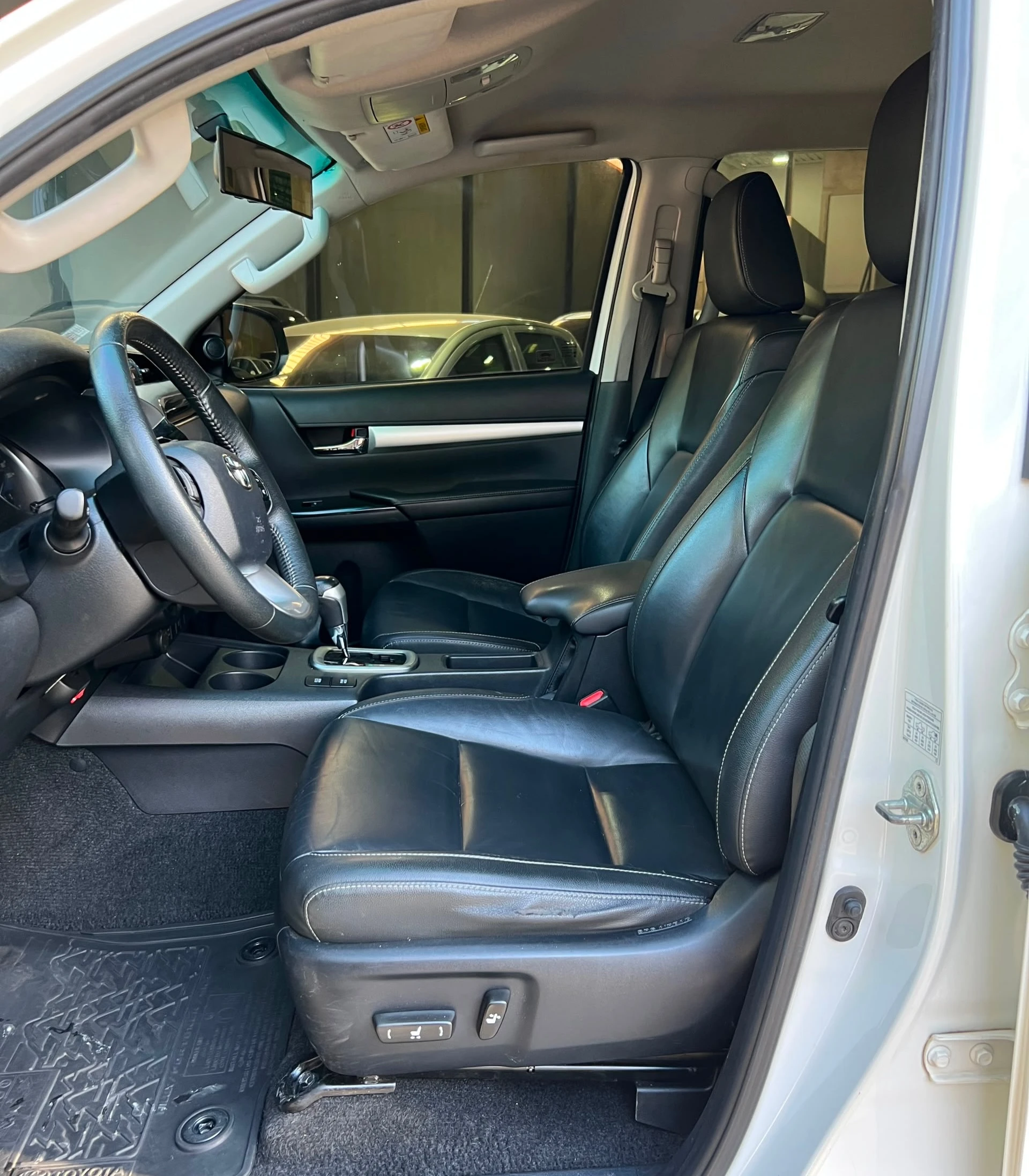 2020 Toyota Hilux Srv — photo 5