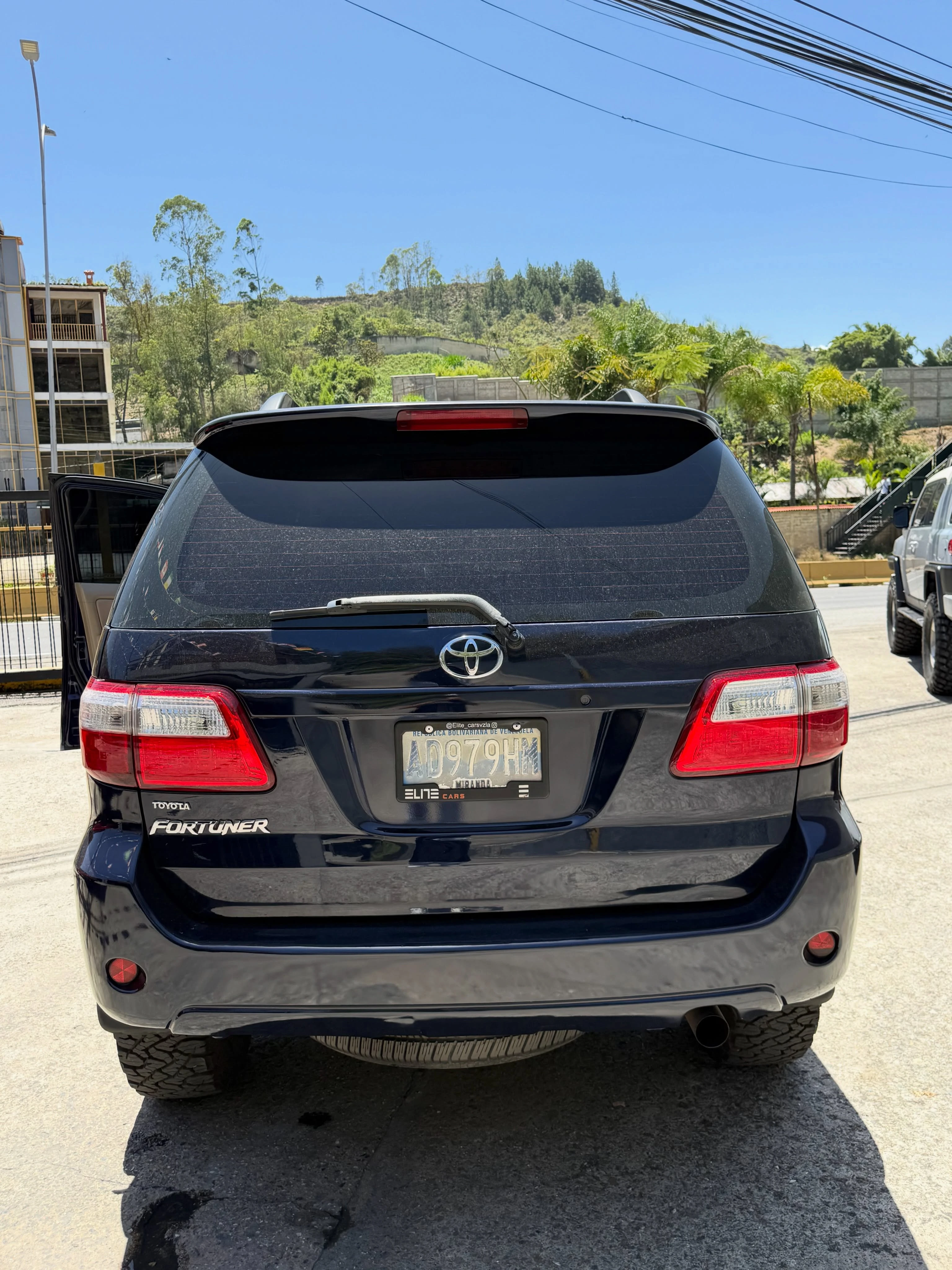 2011 Toyota Fortuner Full — photo 3