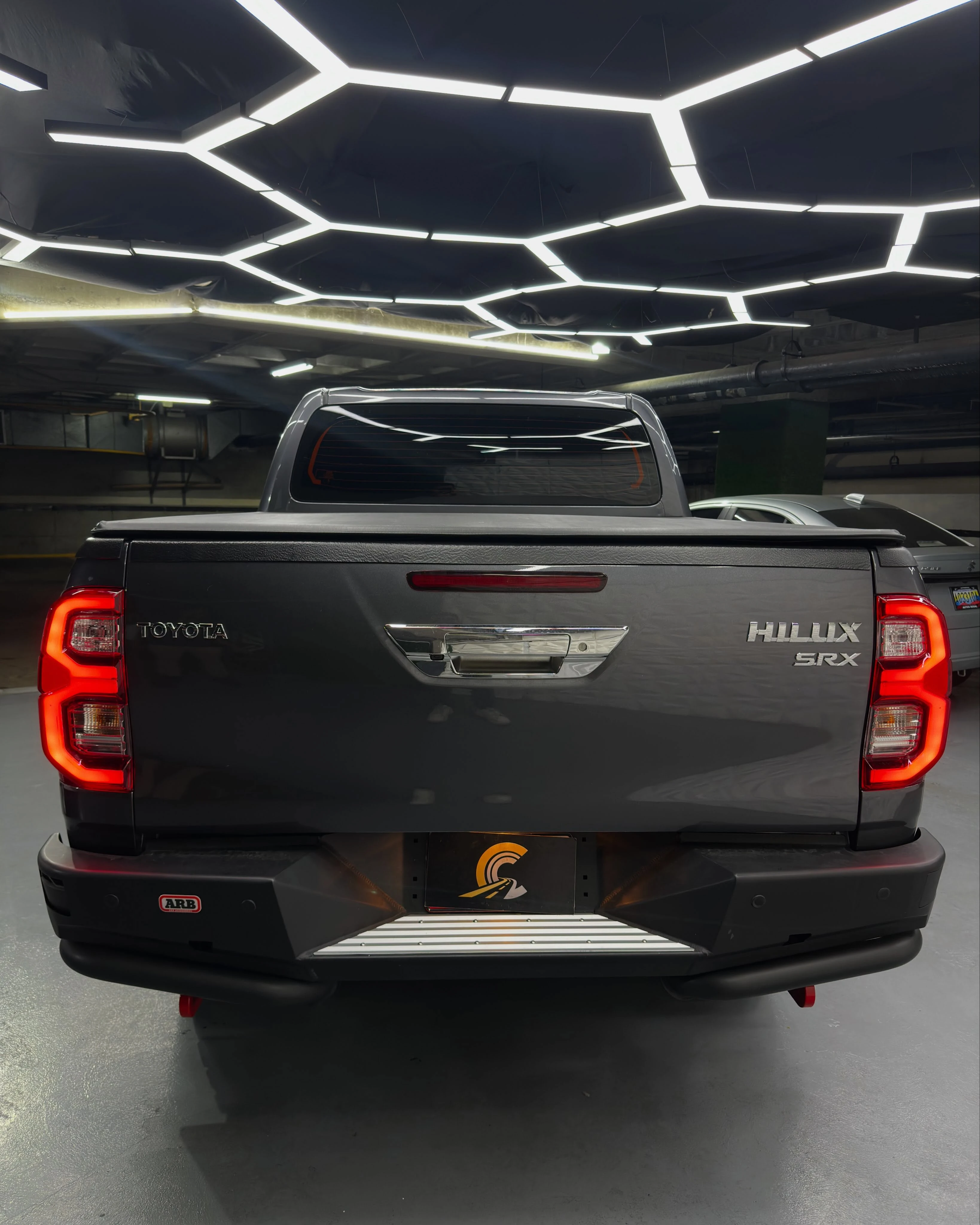 2025 Toyota Hilux SRX — photo 2