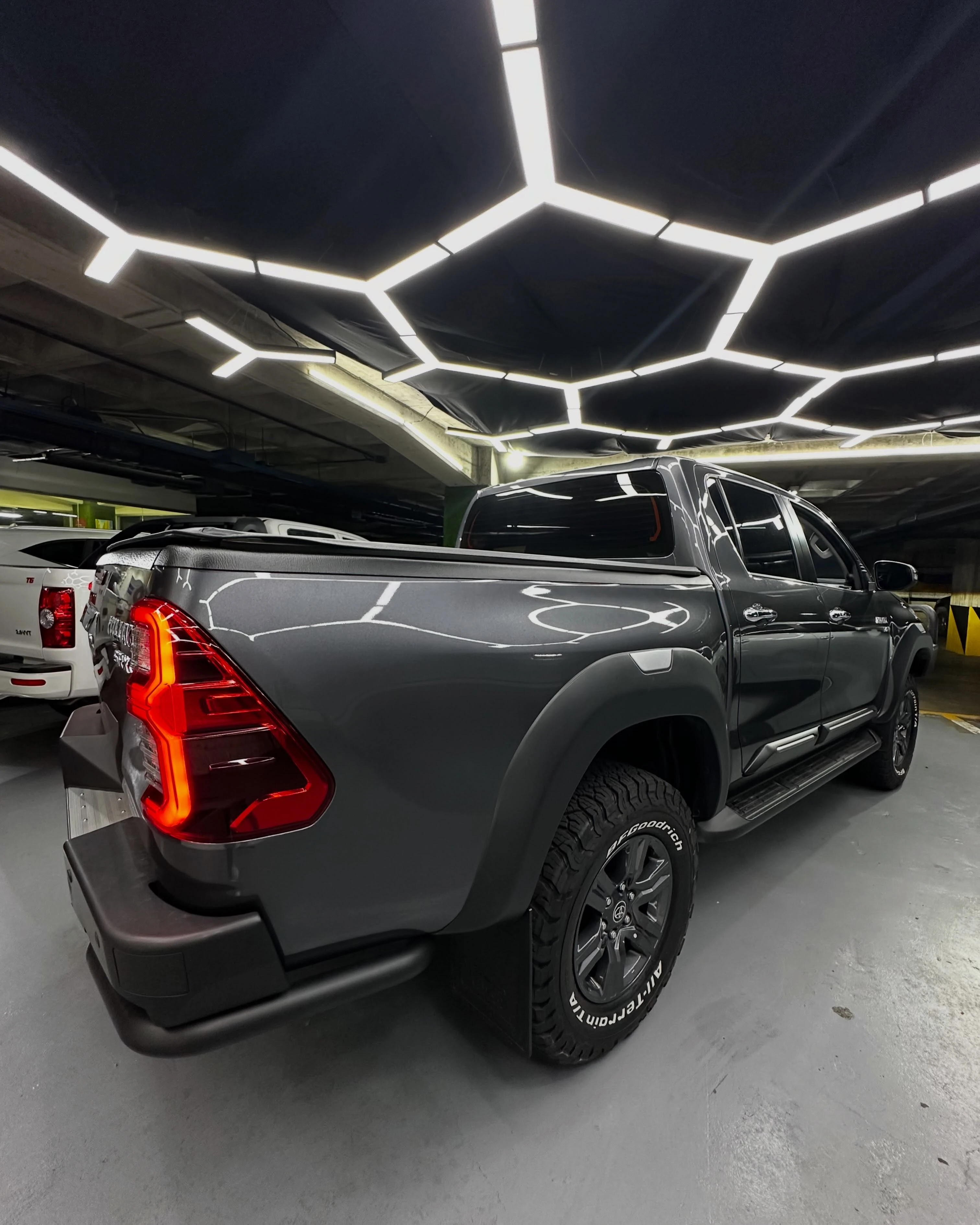 2025 Toyota Hilux SRX — photo 3