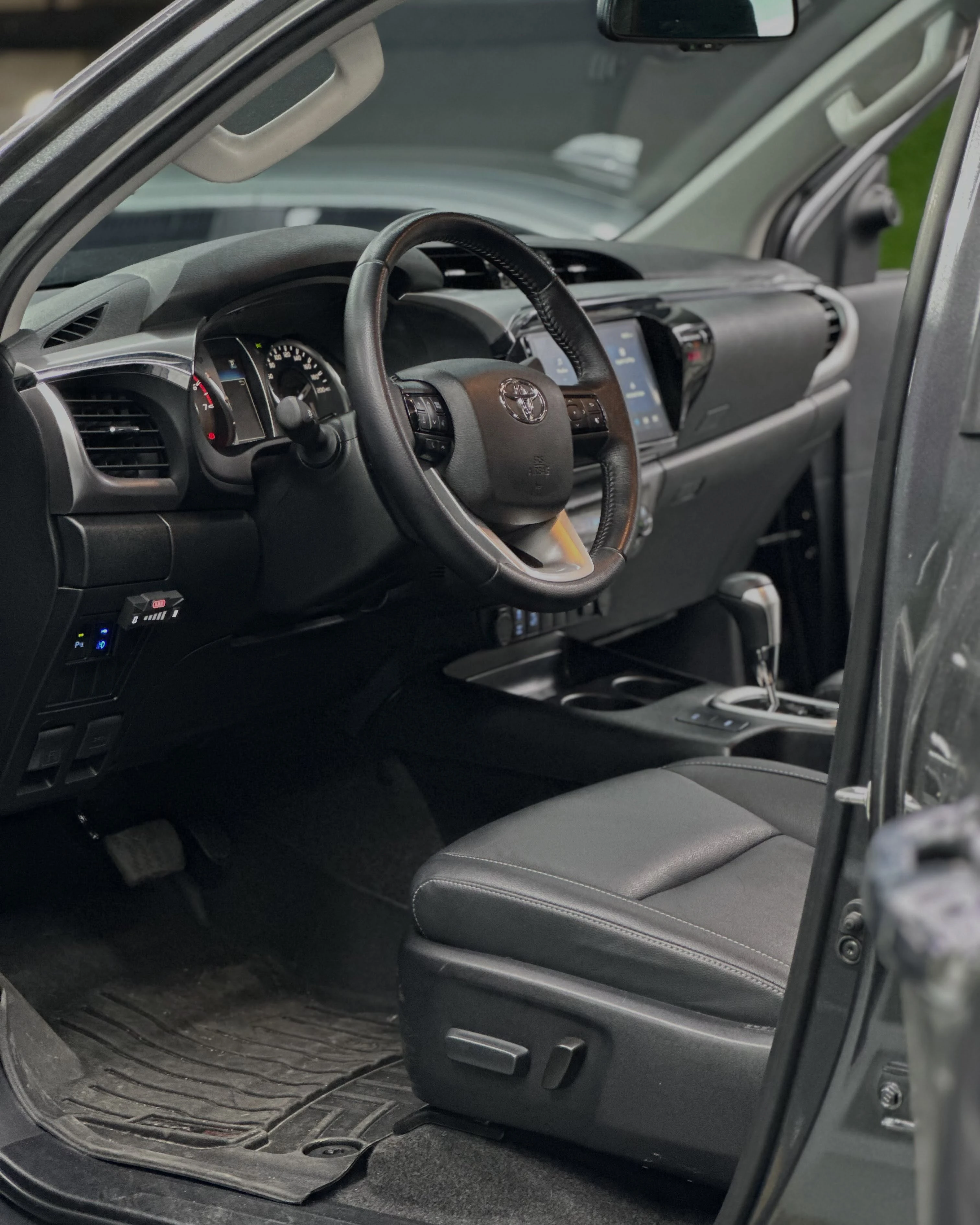 2025 Toyota Hilux SRX — photo 7