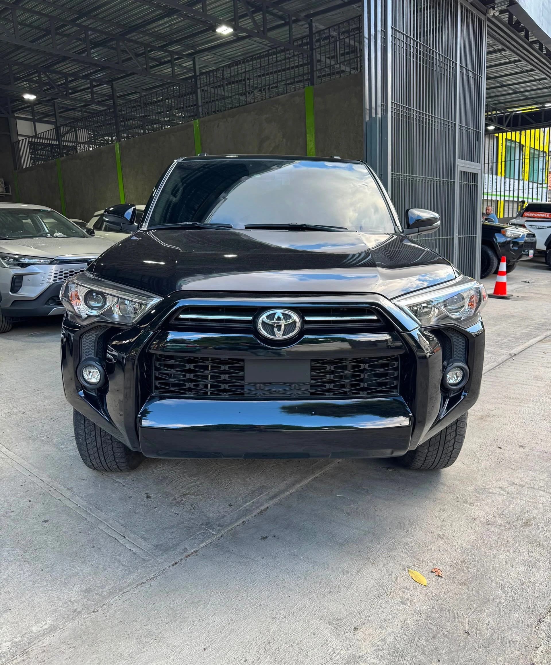 2022 Toyota 4Runner Sr5 — photo 4
