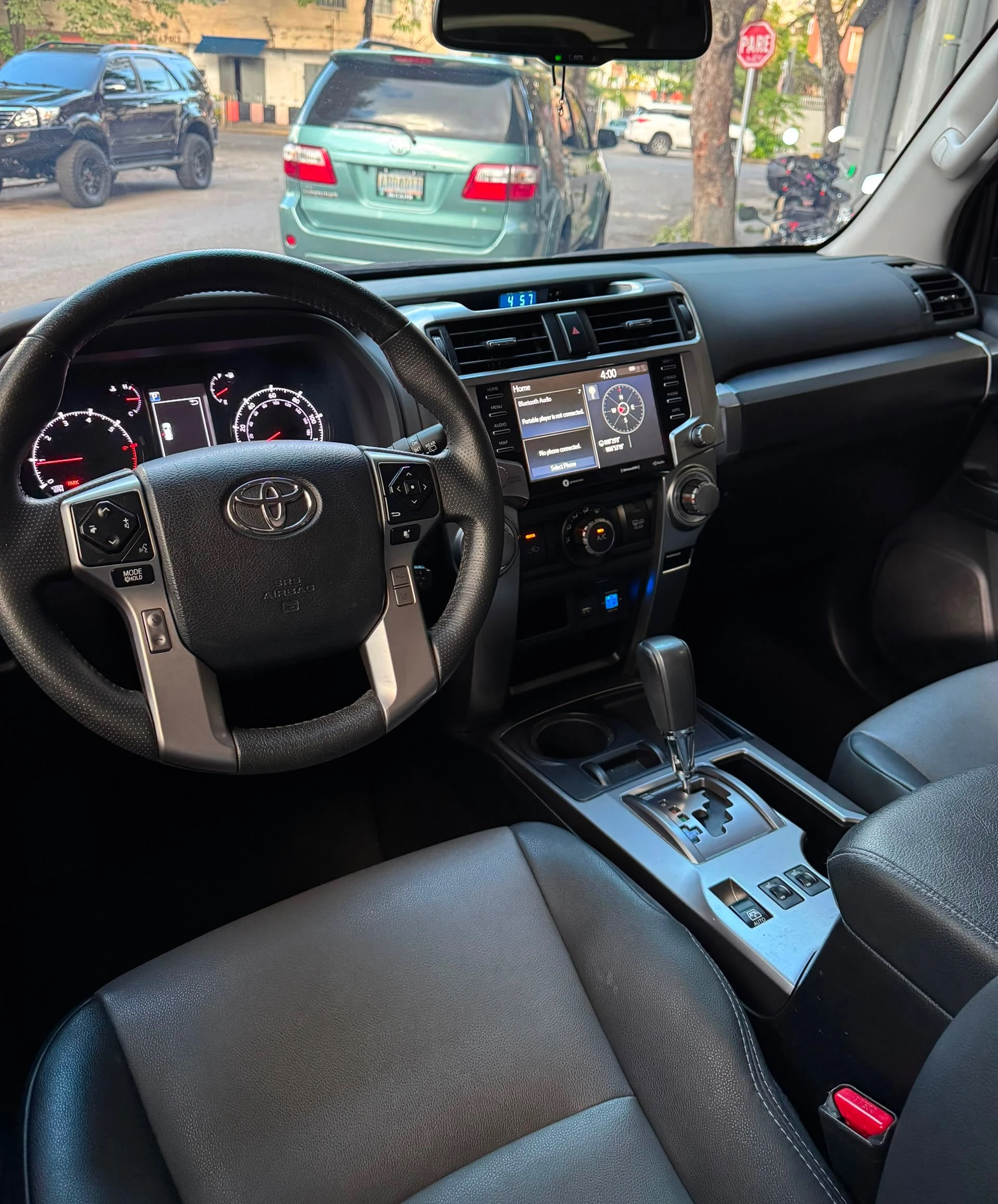 2022 Toyota 4Runner Sr5 — photo 6