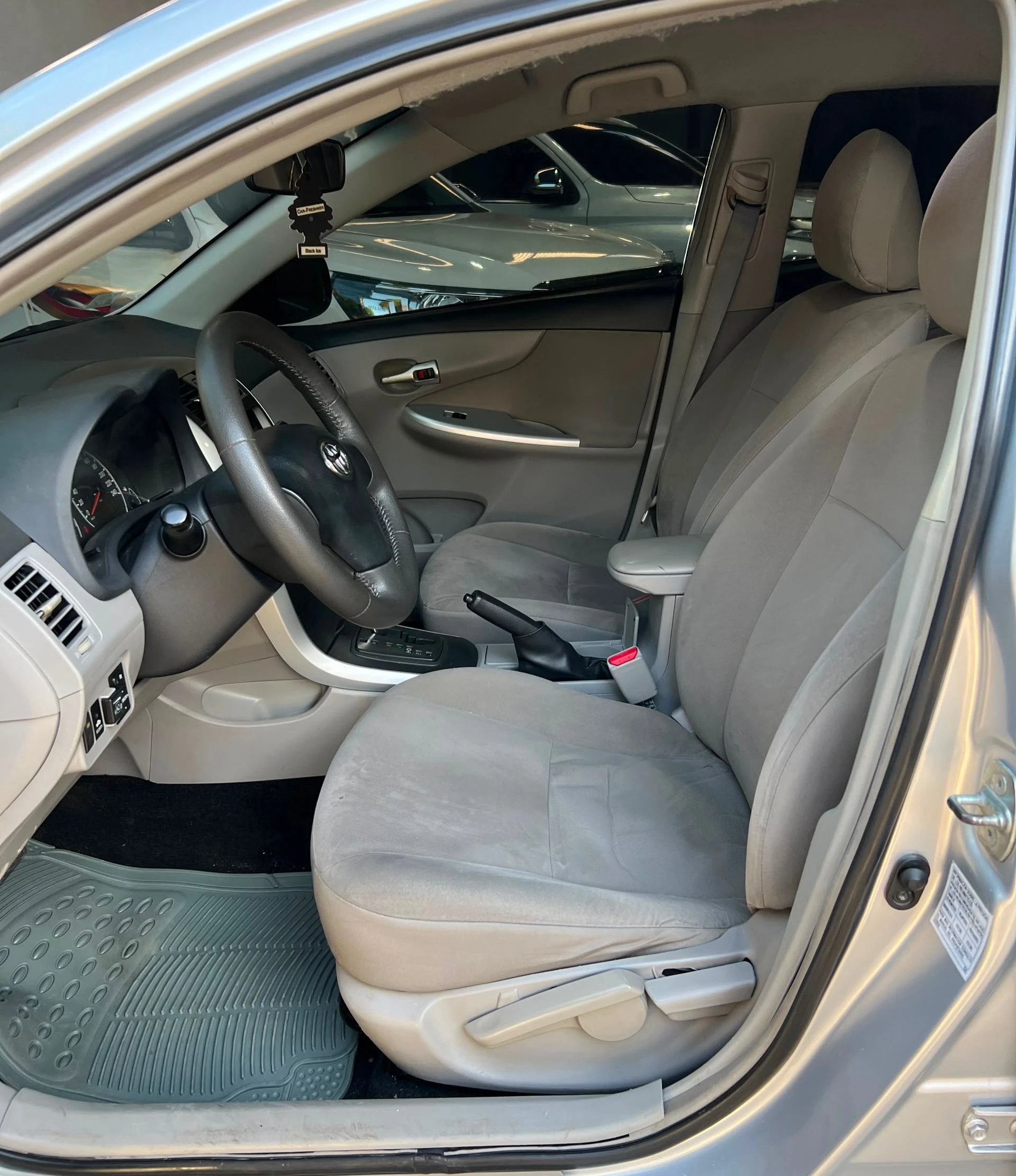 2013 Toyota Corolla Xei — photo 7