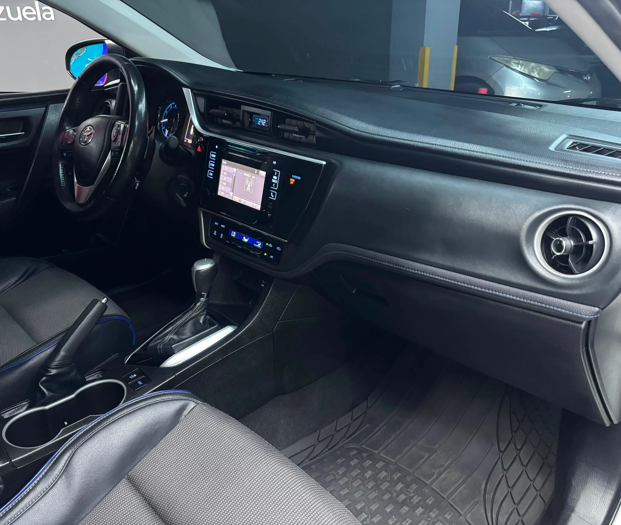 2019 Toyota Corolla SE — photo 8