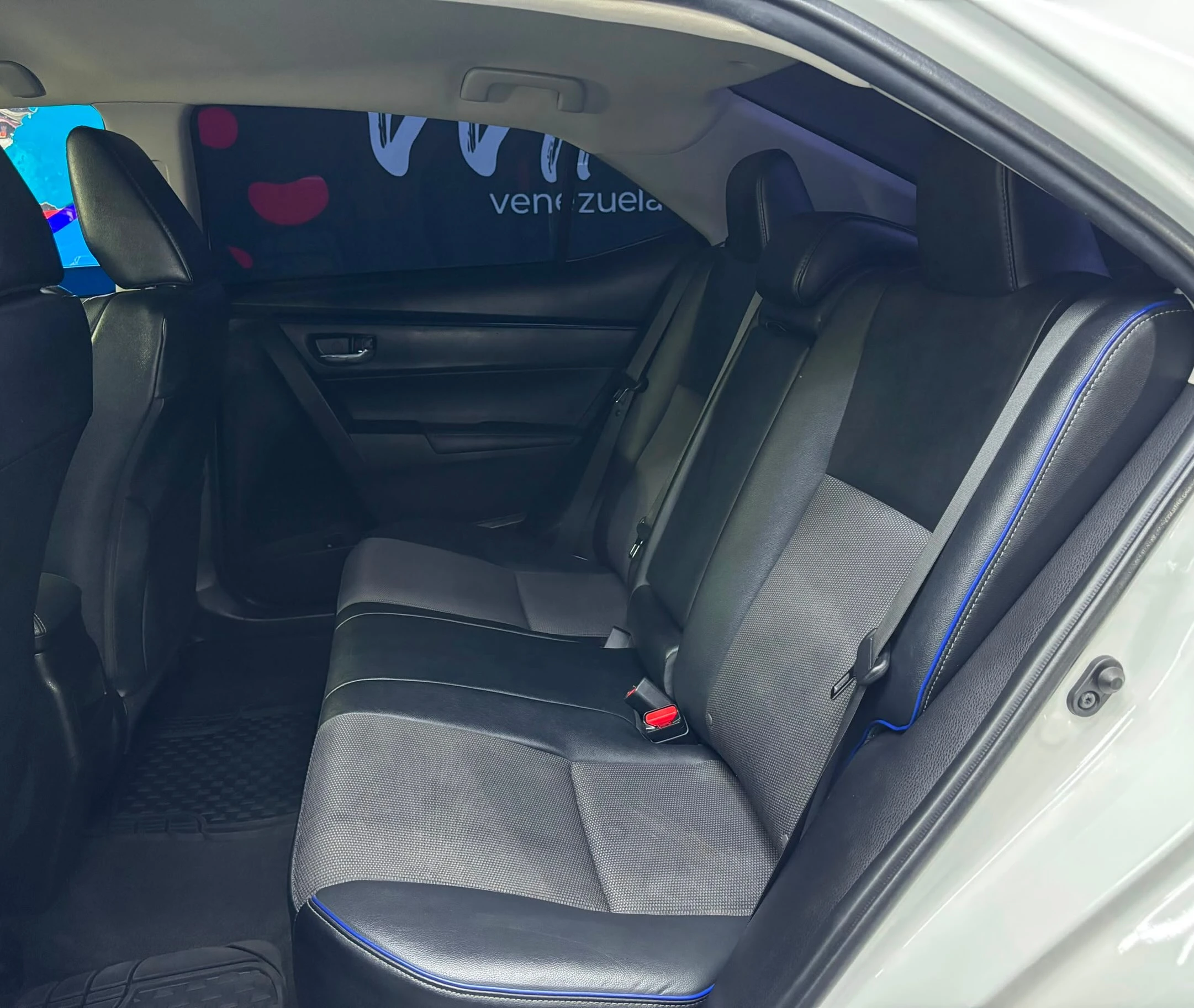 2019 Toyota Corolla SE — photo 10