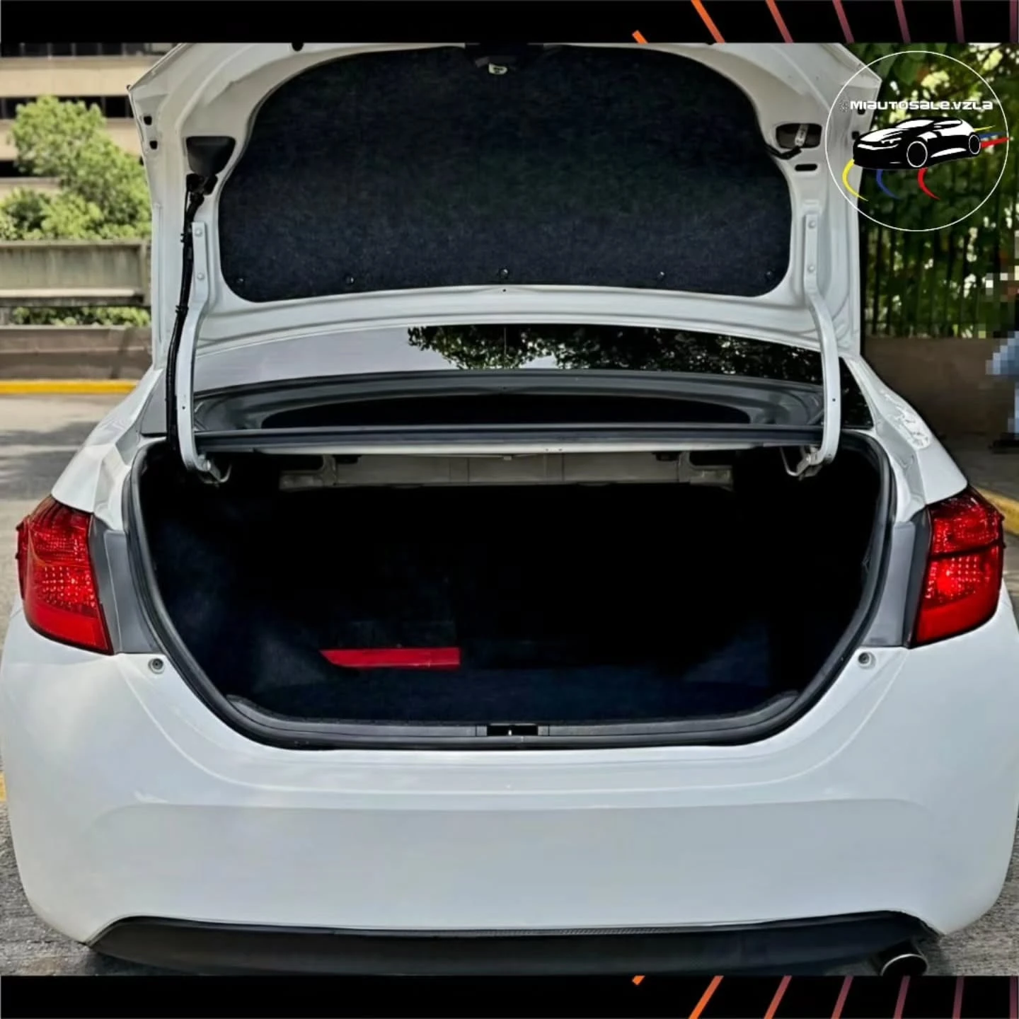 2019 Toyota Corolla SE — photo 17