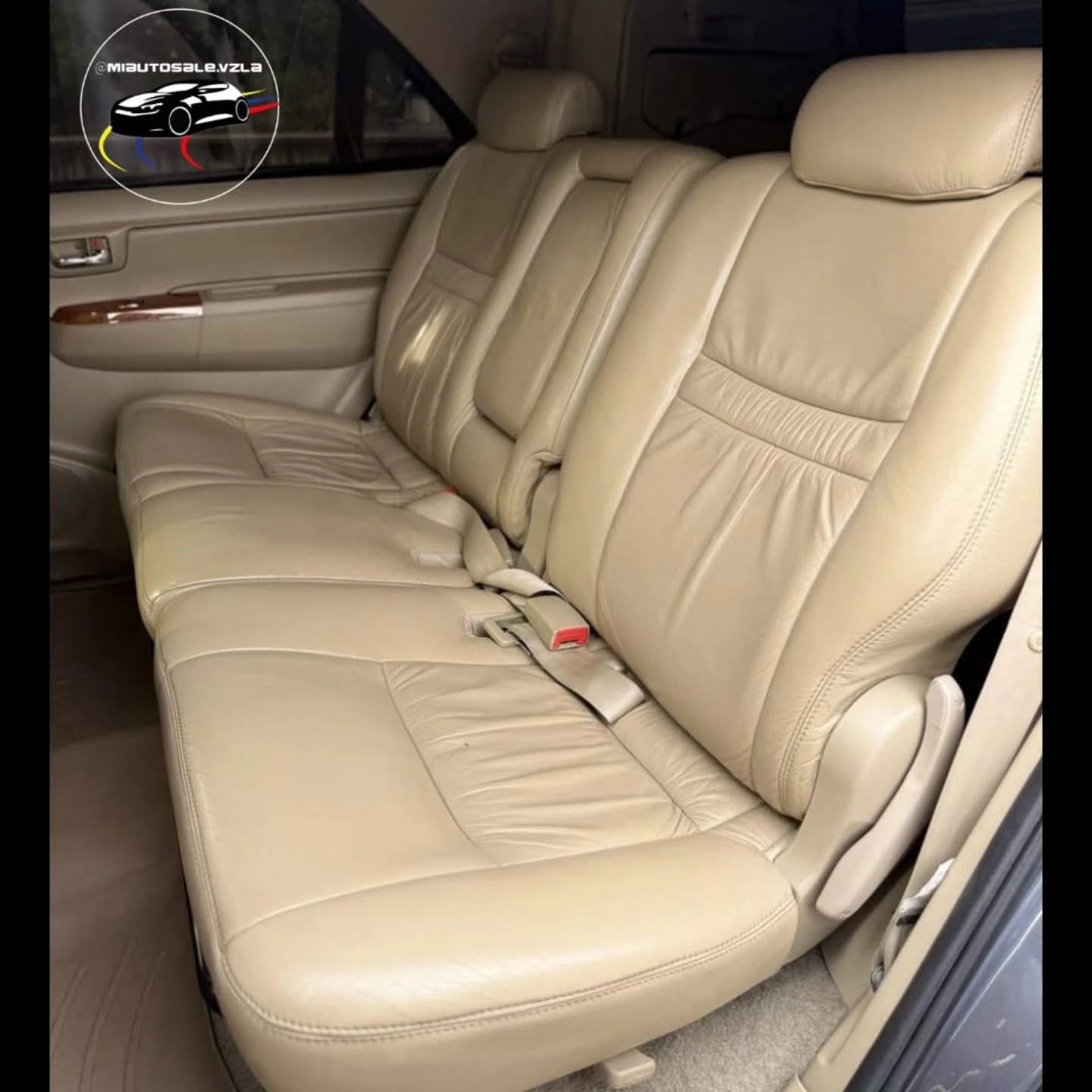 2012 Toyota Fortuner SR — photo 13