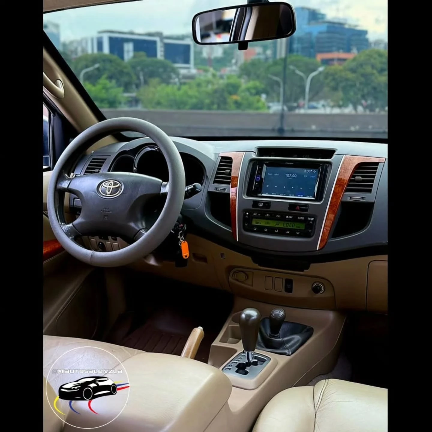 2012 Toyota Fortuner SR — photo 15