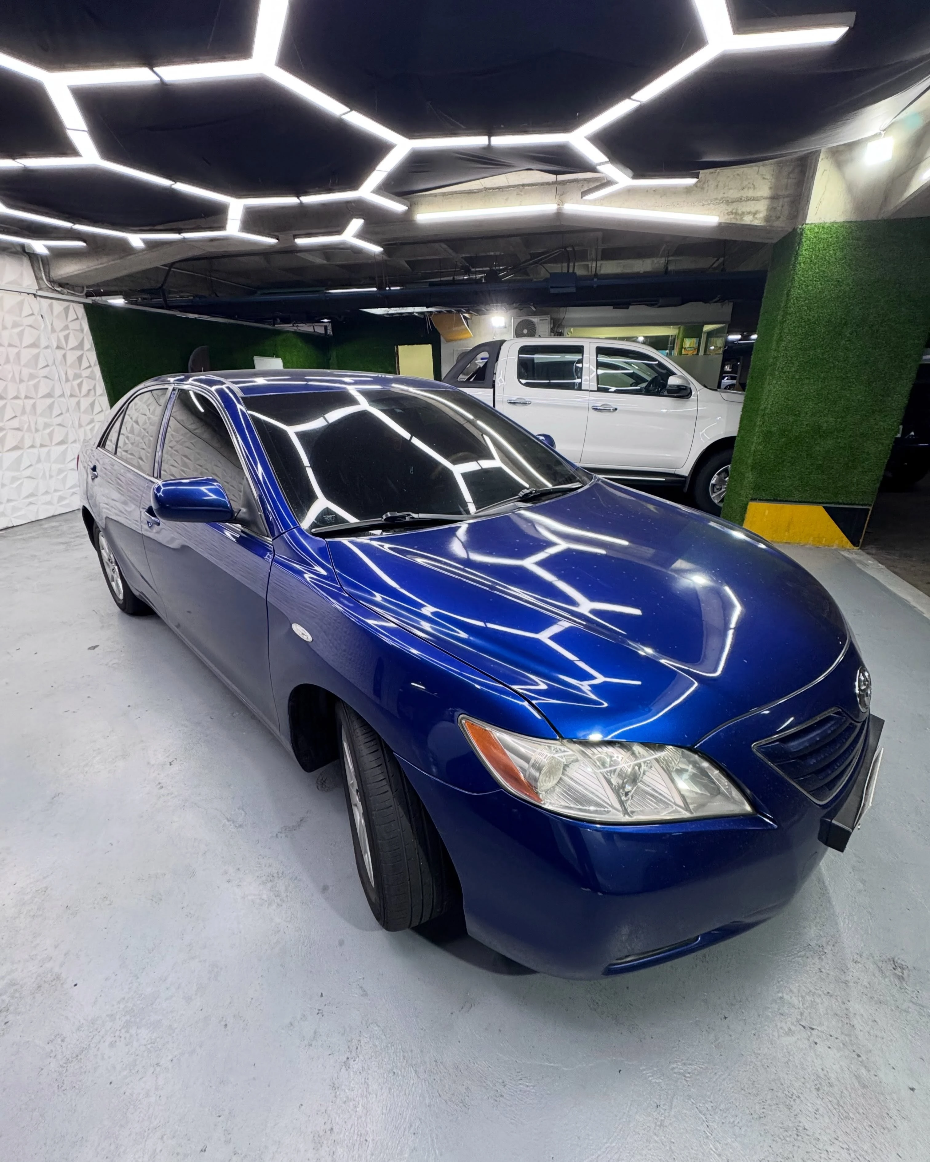 2008 Toyota Camry — photo 2