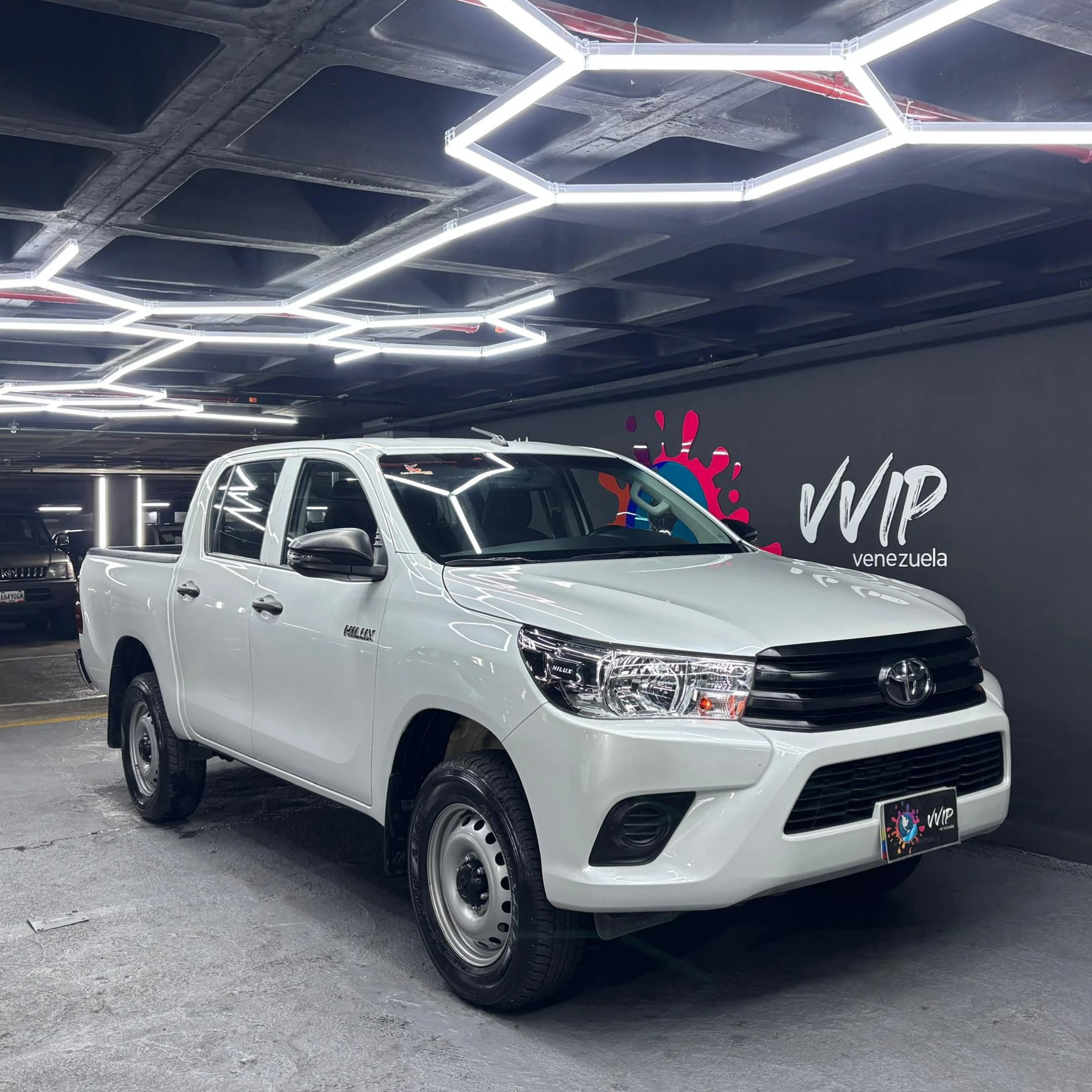 2023 Toyota Hilux — photo 2