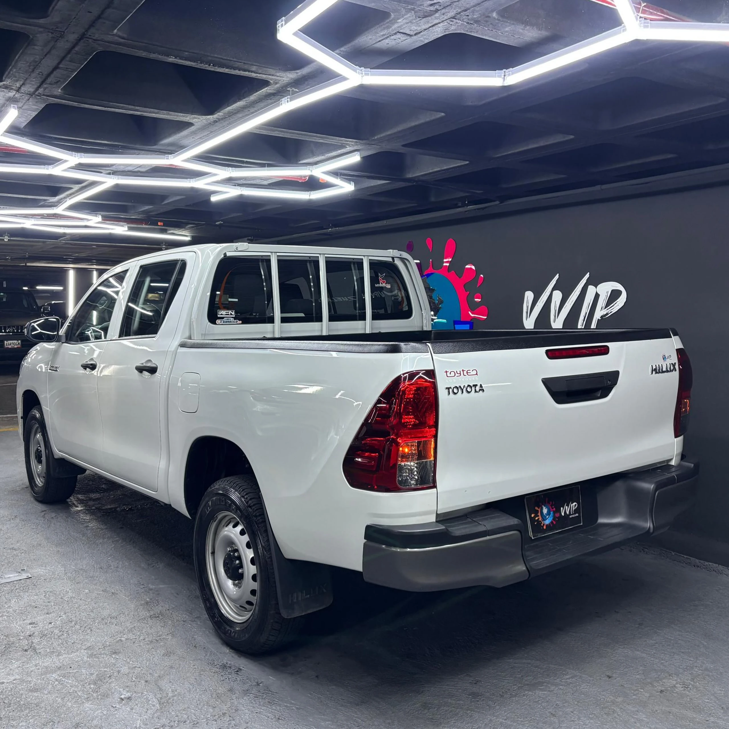 2023 Toyota Hilux — photo 3